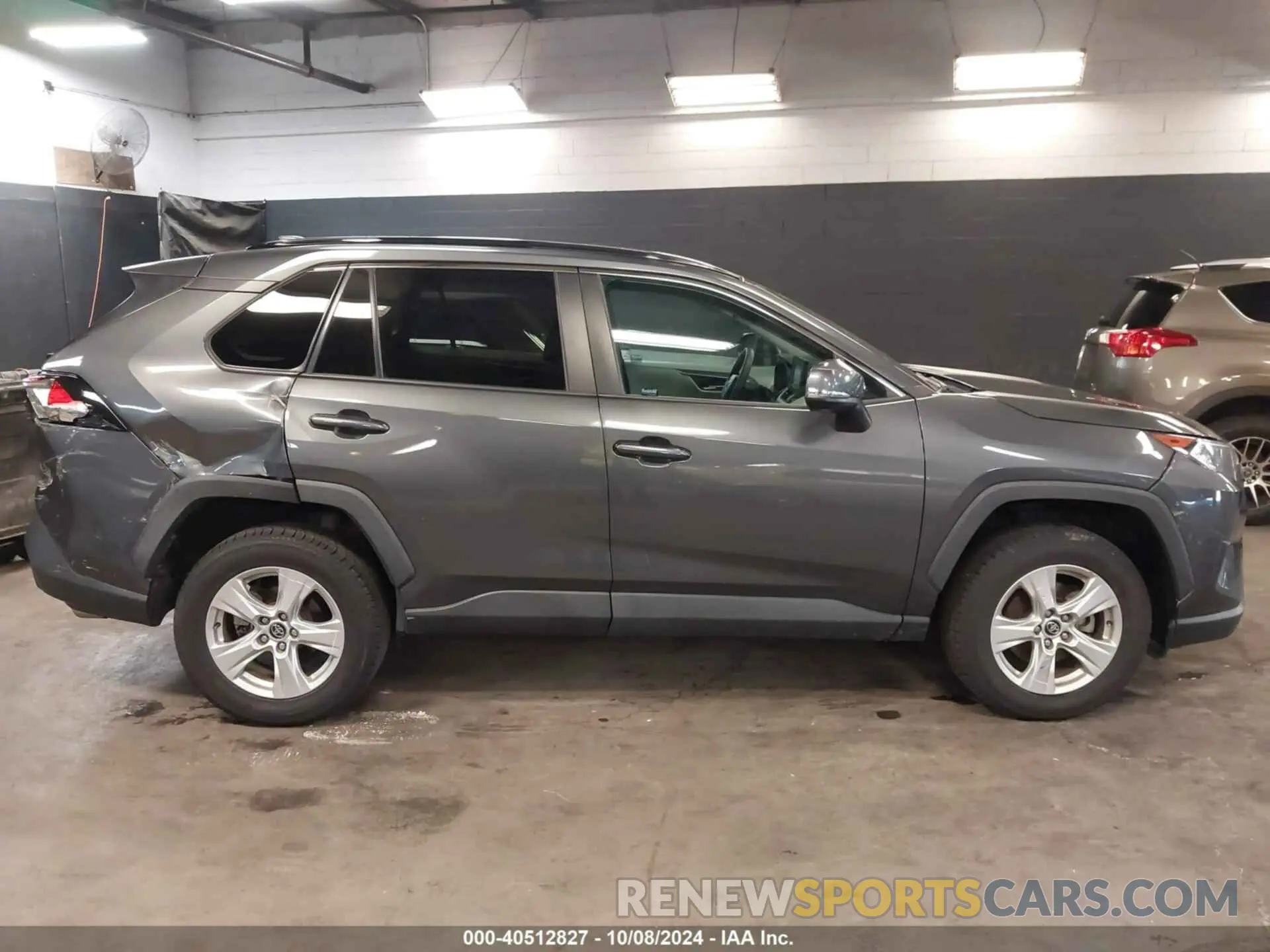 13 Photograph of a damaged car 2T3W1RFV3LW091067 TOYOTA RAV4 2020
