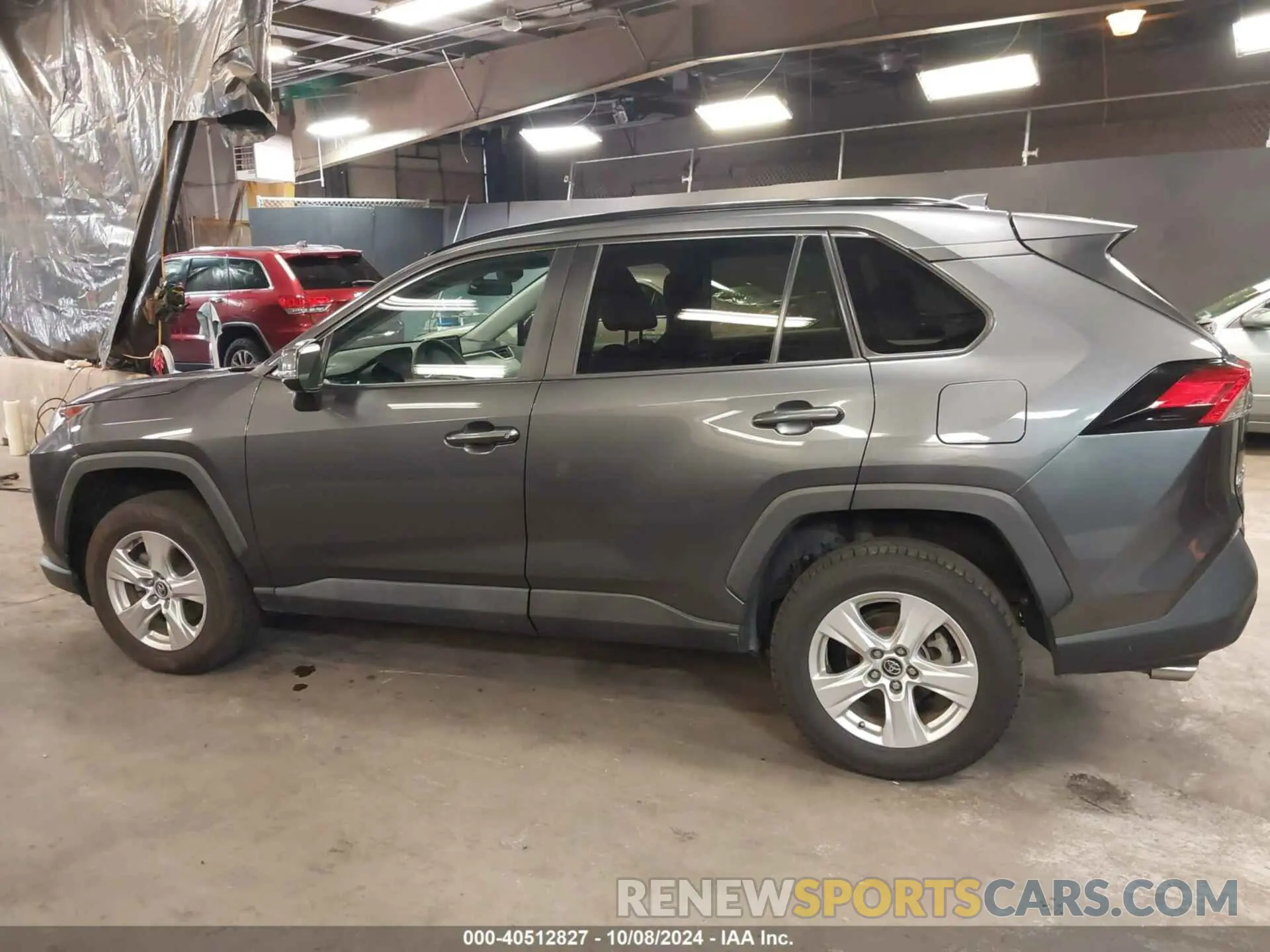 14 Photograph of a damaged car 2T3W1RFV3LW091067 TOYOTA RAV4 2020
