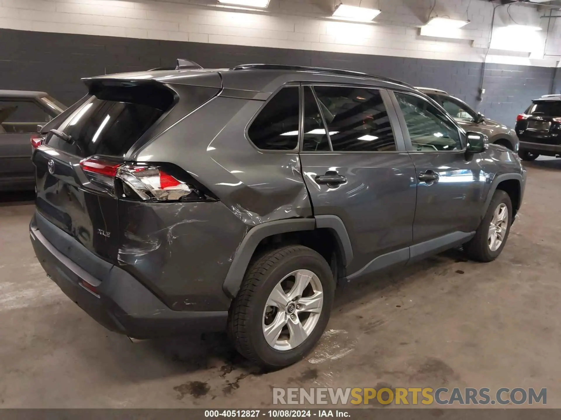 4 Photograph of a damaged car 2T3W1RFV3LW091067 TOYOTA RAV4 2020