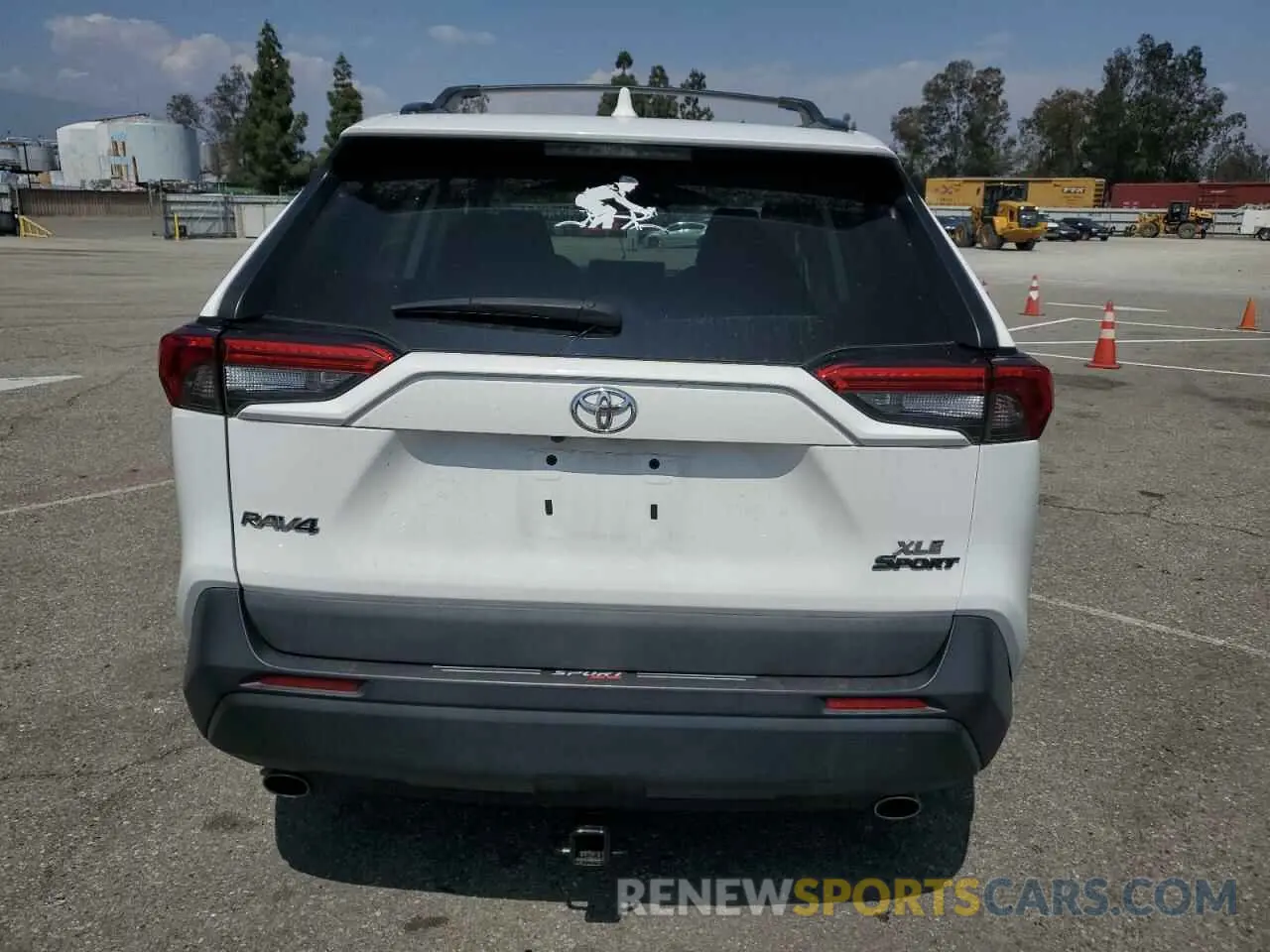 6 Photograph of a damaged car 2T3W1RFV3LW096267 TOYOTA RAV4 2020