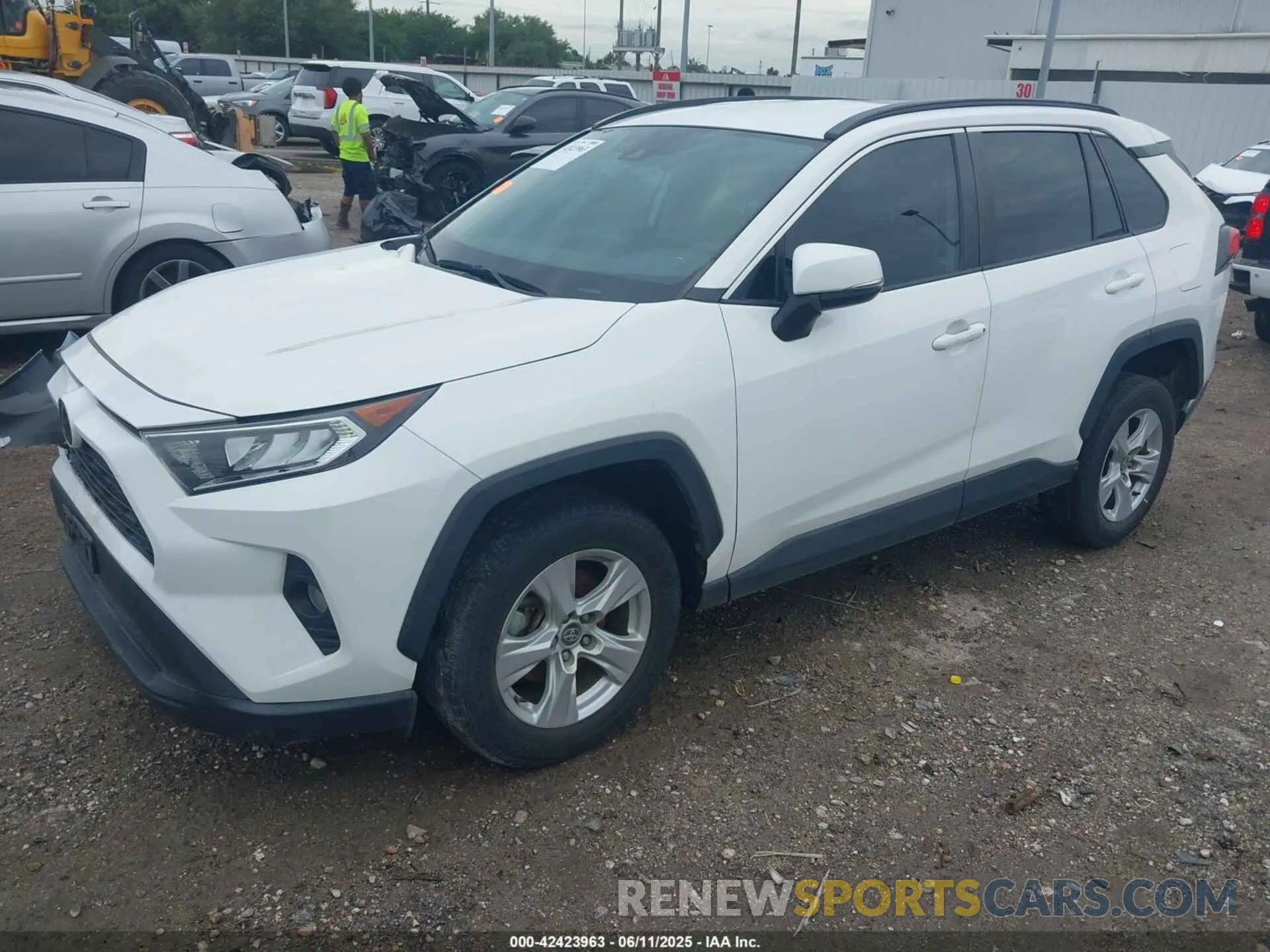 2 Photograph of a damaged car 2T3W1RFV3LW100110 TOYOTA RAV4 2020