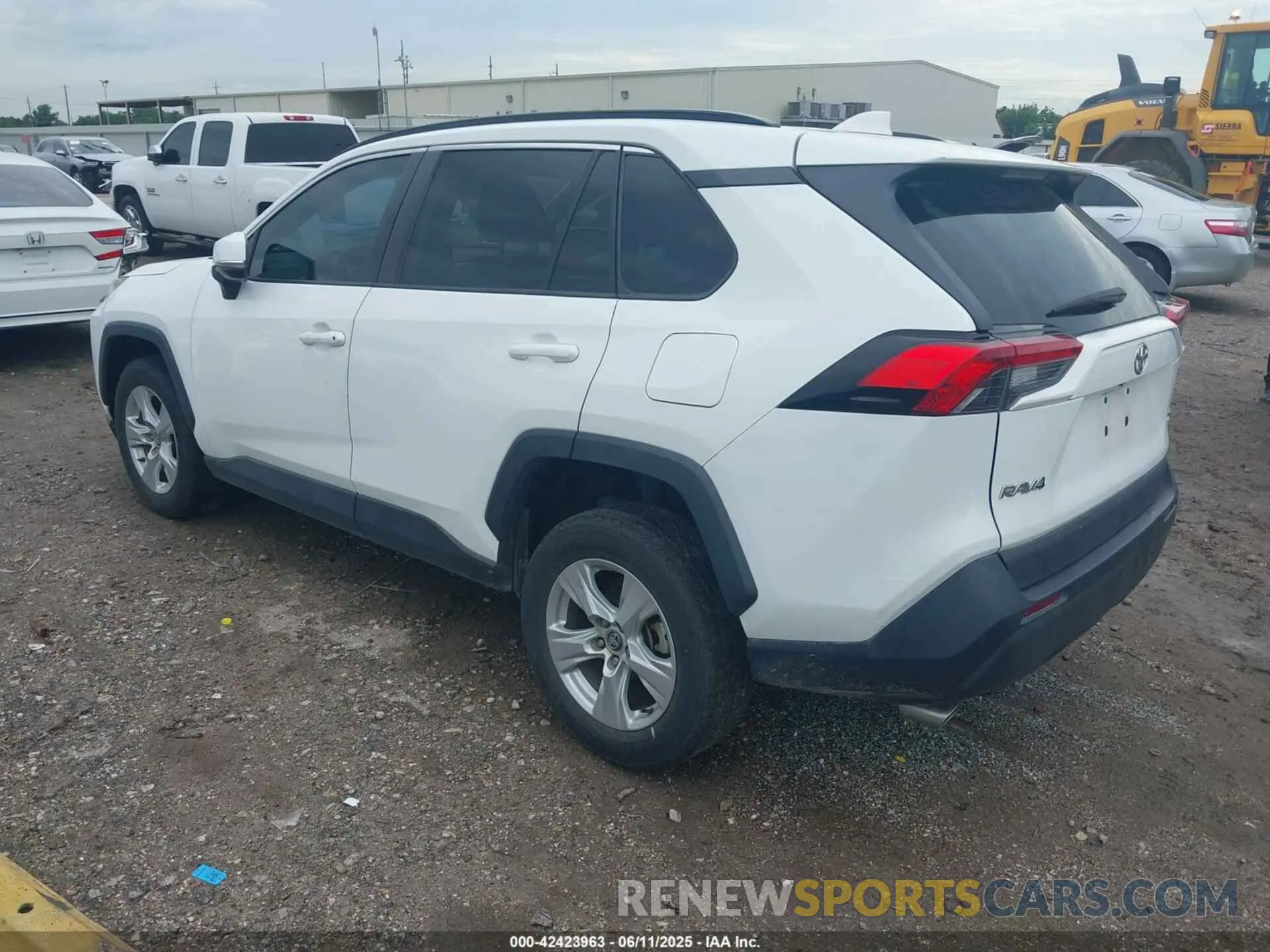 3 Photograph of a damaged car 2T3W1RFV3LW100110 TOYOTA RAV4 2020