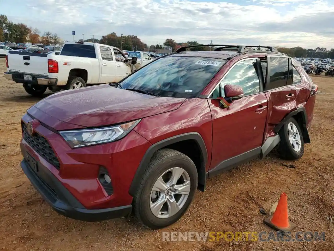 2 Photograph of a damaged car 2T3W1RFV3LW102018 TOYOTA RAV4 2020