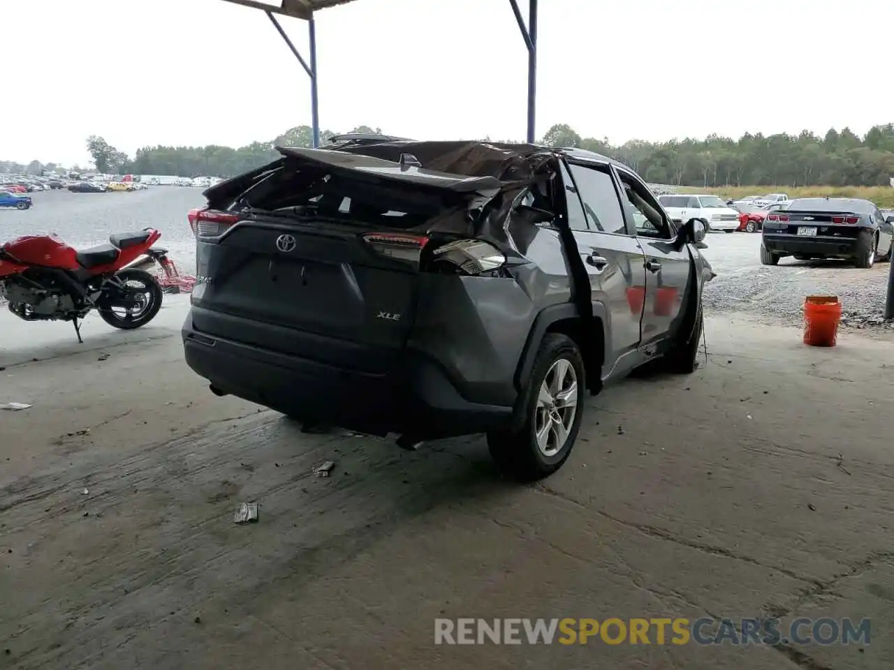 4 Photograph of a damaged car 2T3W1RFV4LC034989 TOYOTA RAV4 2020