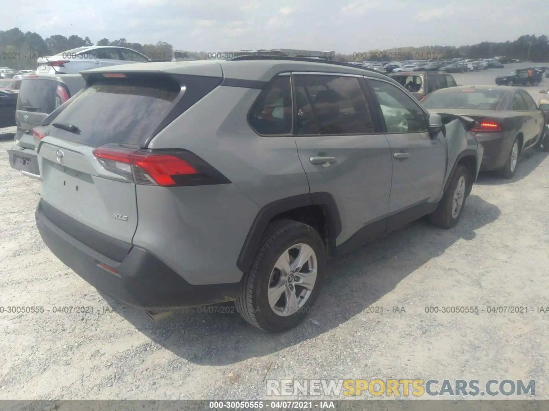 4 Photograph of a damaged car 2T3W1RFV4LC045054 TOYOTA RAV4 2020