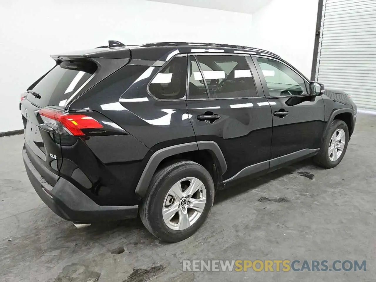 3 Photograph of a damaged car 2T3W1RFV4LC046723 TOYOTA RAV4 2020