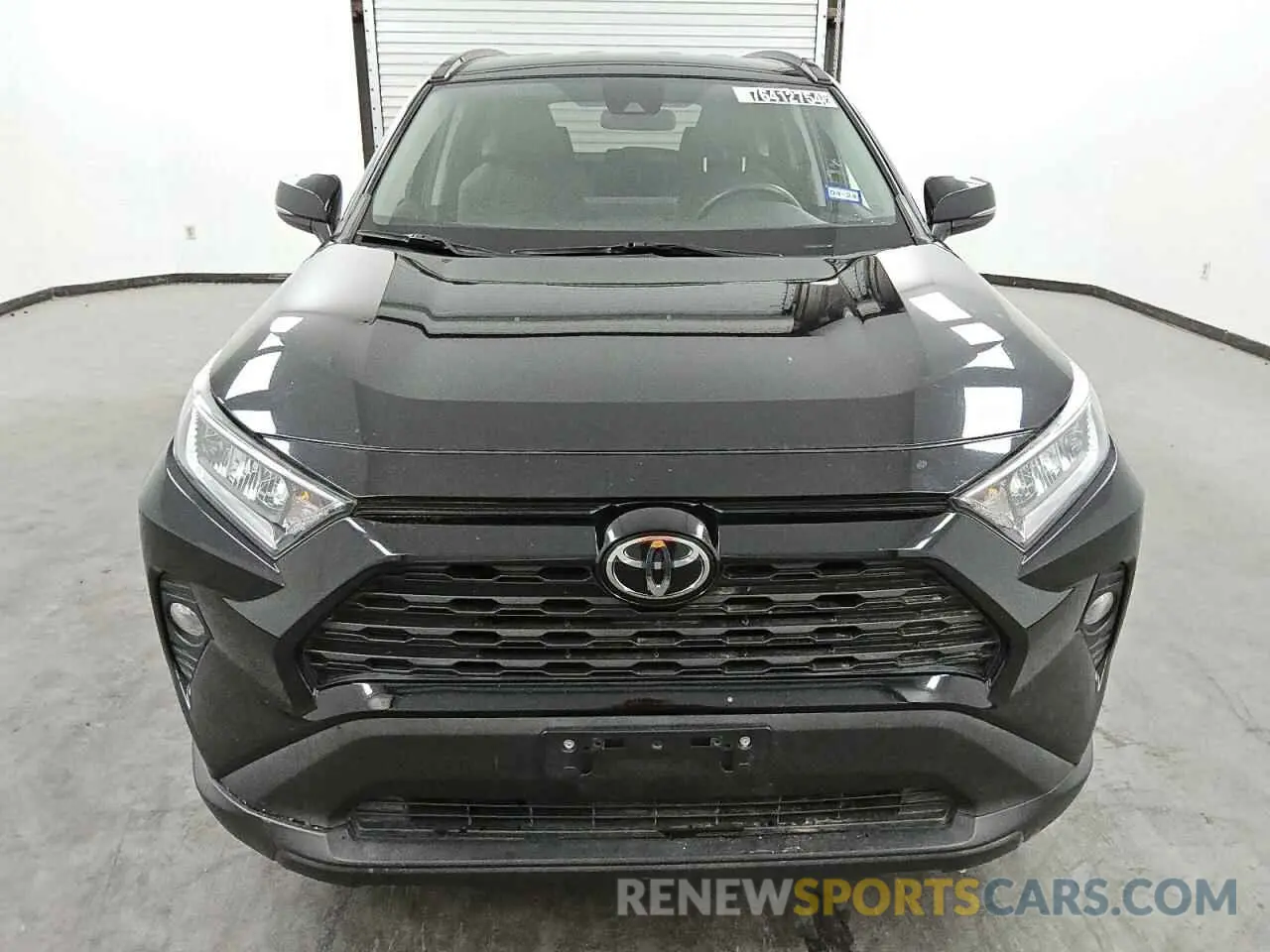 5 Photograph of a damaged car 2T3W1RFV4LC046723 TOYOTA RAV4 2020