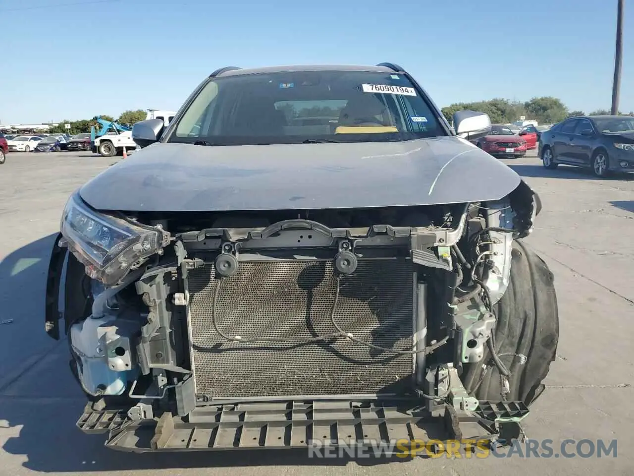 5 Photograph of a damaged car 2T3W1RFV4LC052568 TOYOTA RAV4 2020