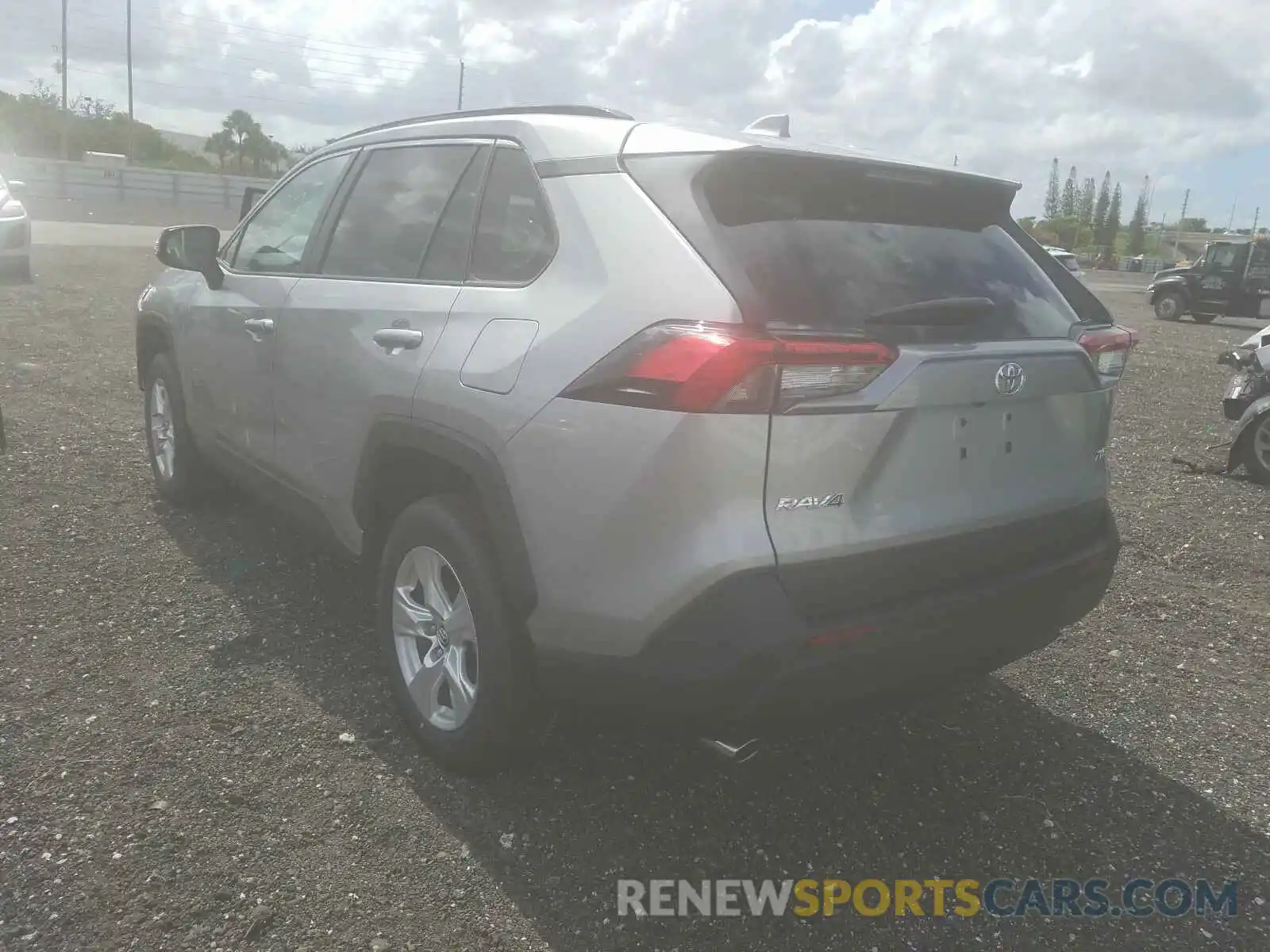 3 Photograph of a damaged car 2T3W1RFV4LC053624 TOYOTA RAV4 2020