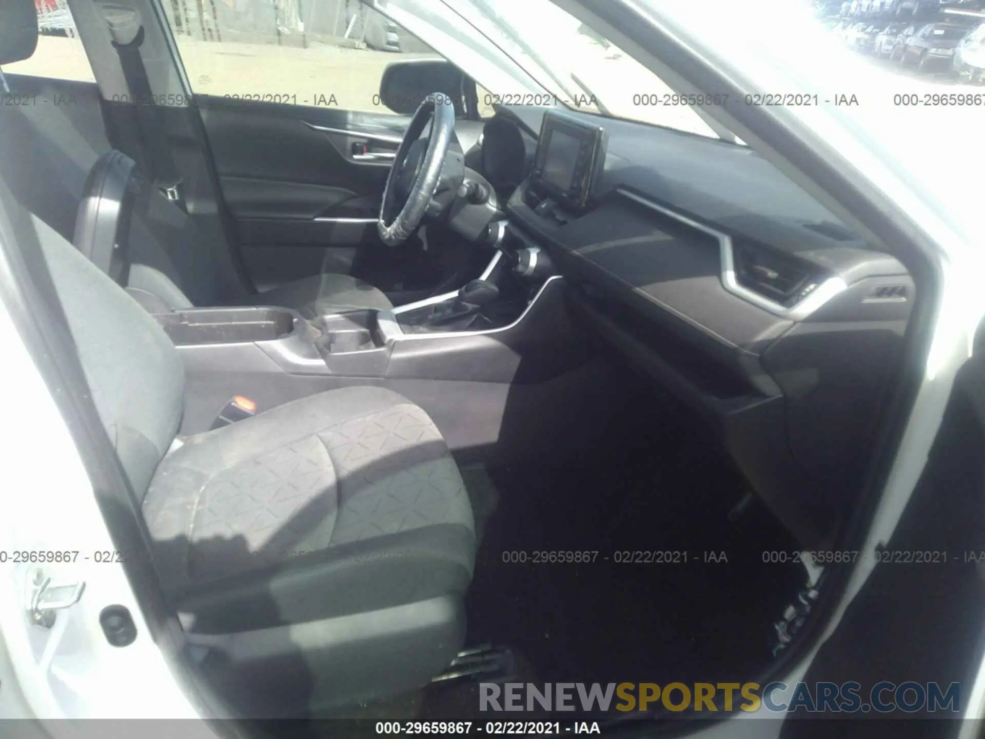5 Photograph of a damaged car 2T3W1RFV4LC055258 TOYOTA RAV4 2020