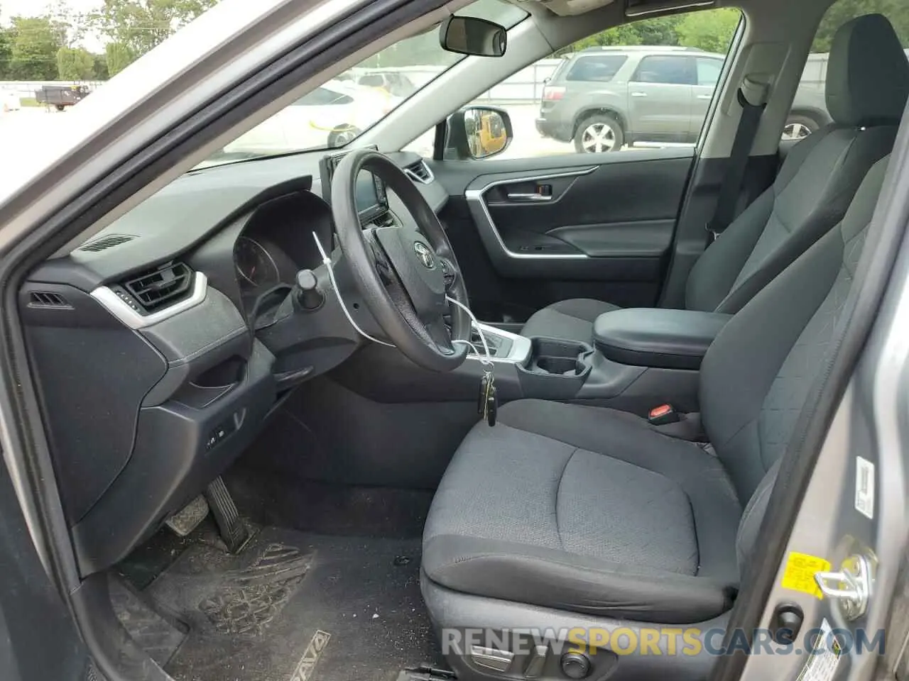 7 Photograph of a damaged car 2T3W1RFV4LC057916 TOYOTA RAV4 2020
