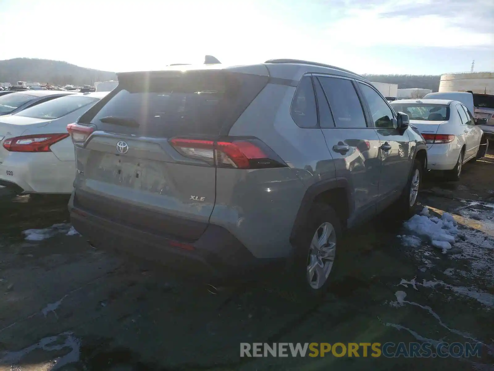 4 Photograph of a damaged car 2T3W1RFV4LC062128 TOYOTA RAV4 2020