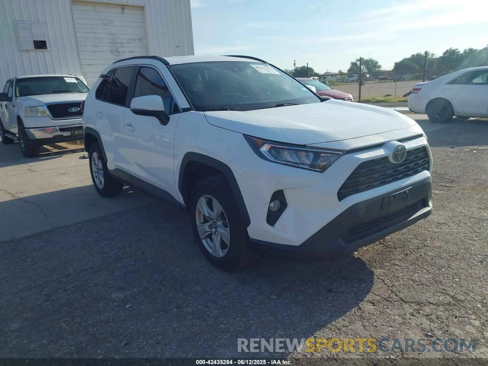 1 Photograph of a damaged car 2T3W1RFV4LC064364 TOYOTA RAV4 2020
