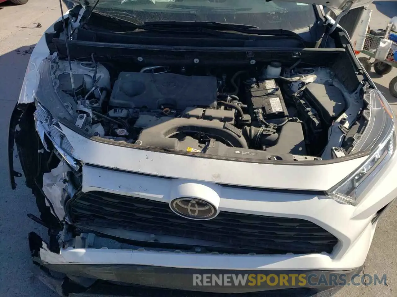 13 Photograph of a damaged car 2T3W1RFV4LC066485 TOYOTA RAV4 2020