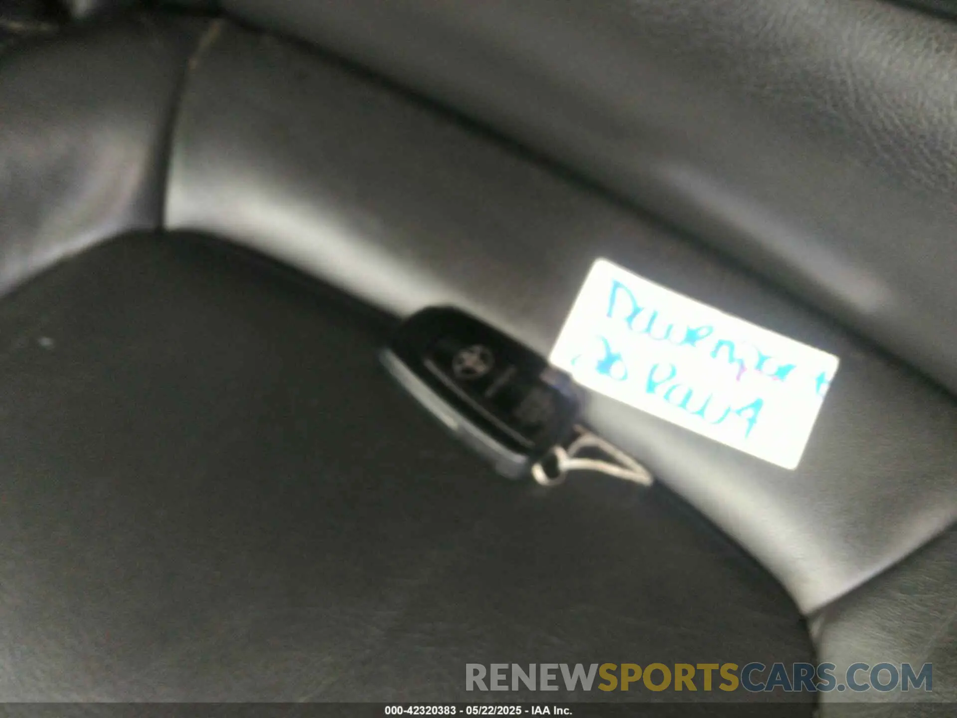 11 Photograph of a damaged car 2T3W1RFV4LC069984 TOYOTA RAV4 2020