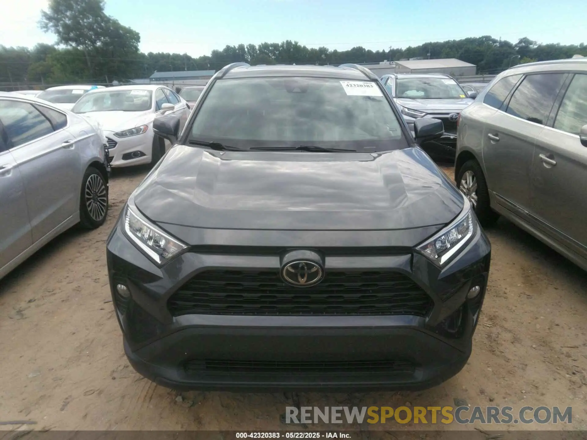 12 Photograph of a damaged car 2T3W1RFV4LC069984 TOYOTA RAV4 2020