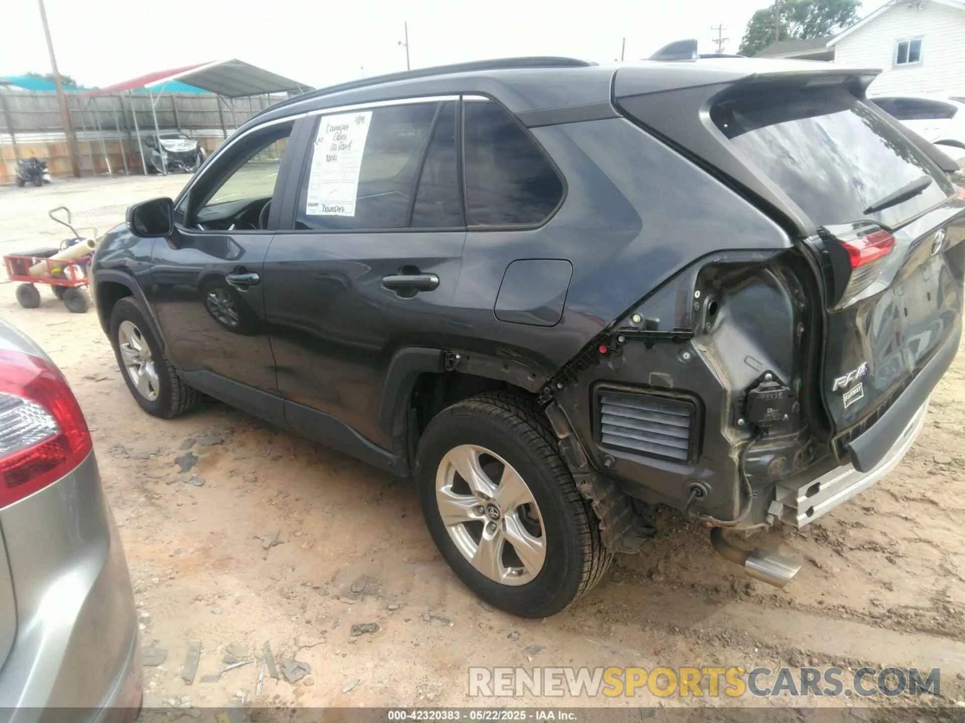 3 Photograph of a damaged car 2T3W1RFV4LC069984 TOYOTA RAV4 2020