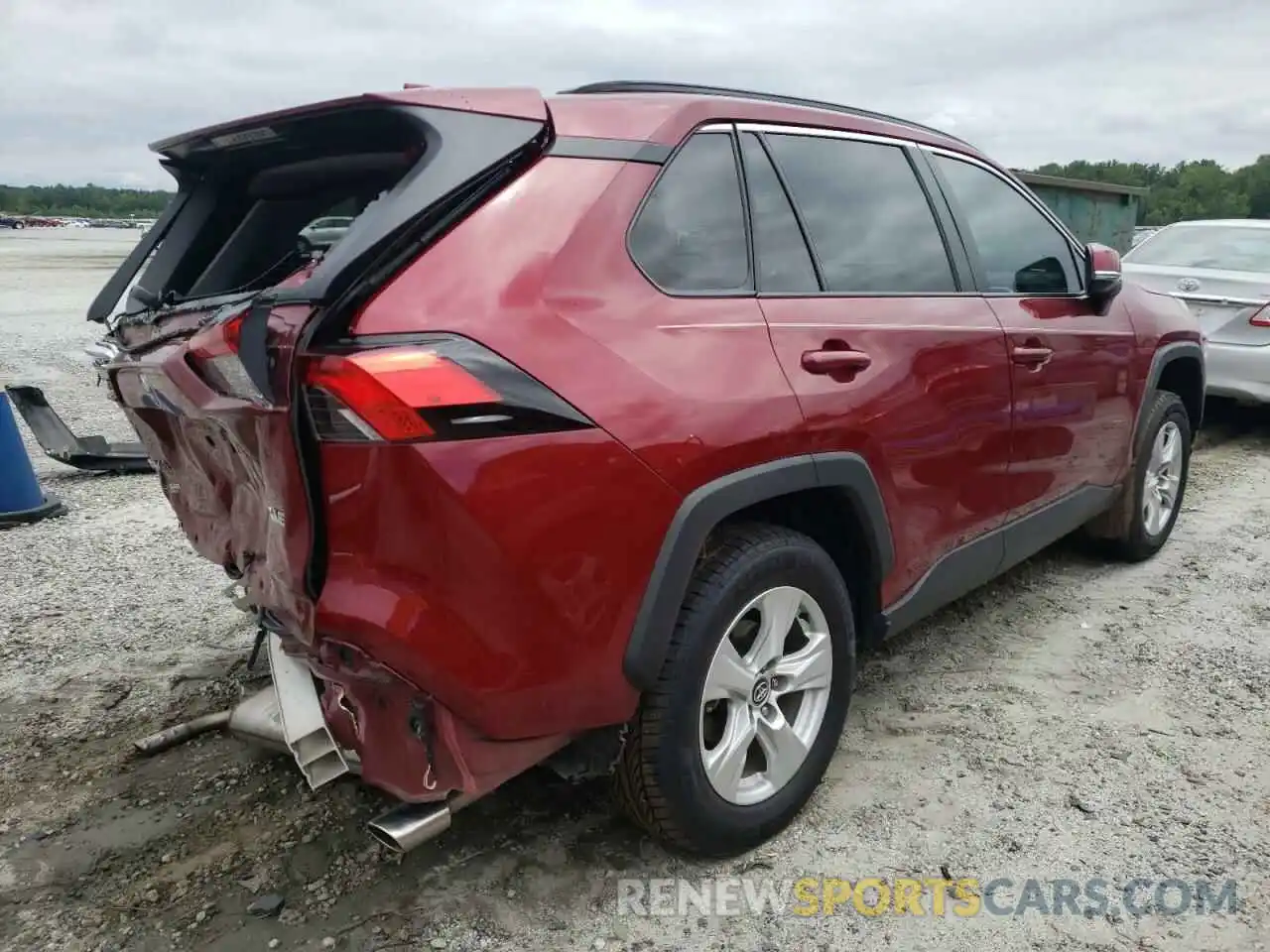 4 Photograph of a damaged car 2T3W1RFV4LC071539 TOYOTA RAV4 2020