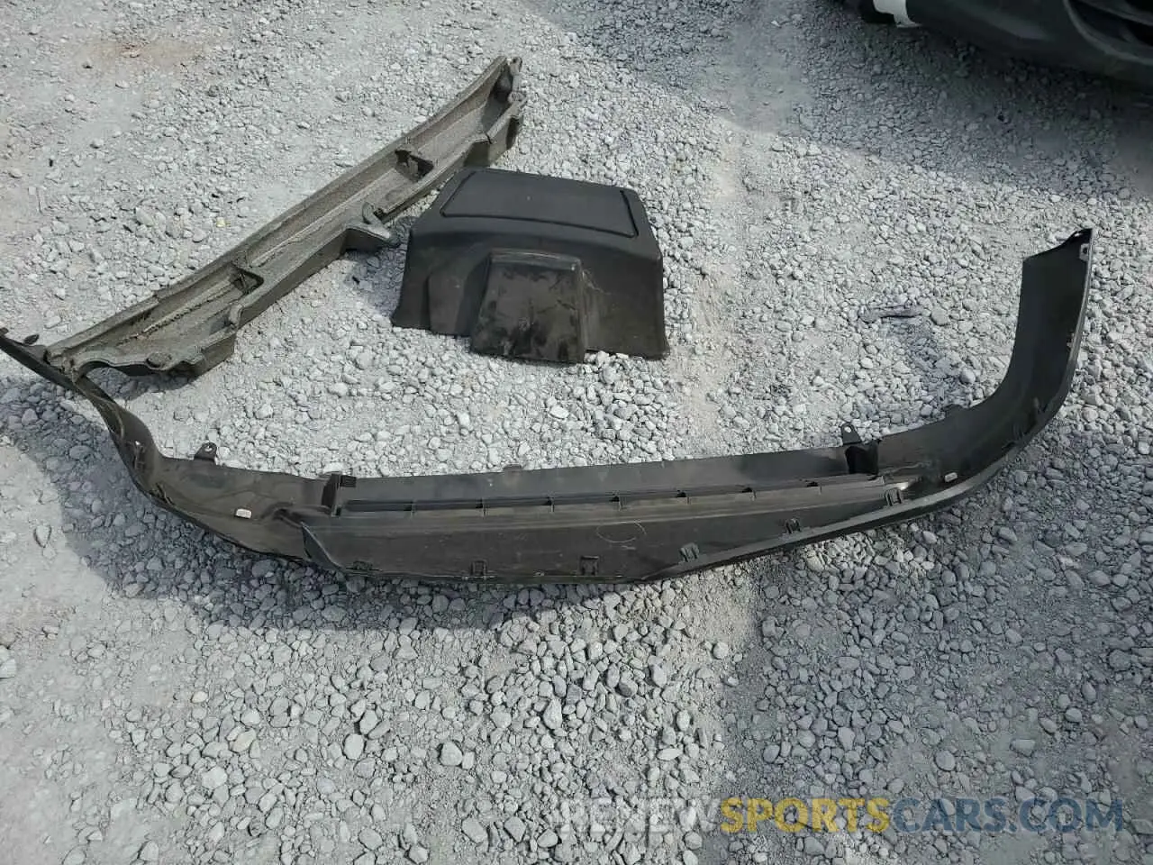 13 Photograph of a damaged car 2T3W1RFV4LC074991 TOYOTA RAV4 2020