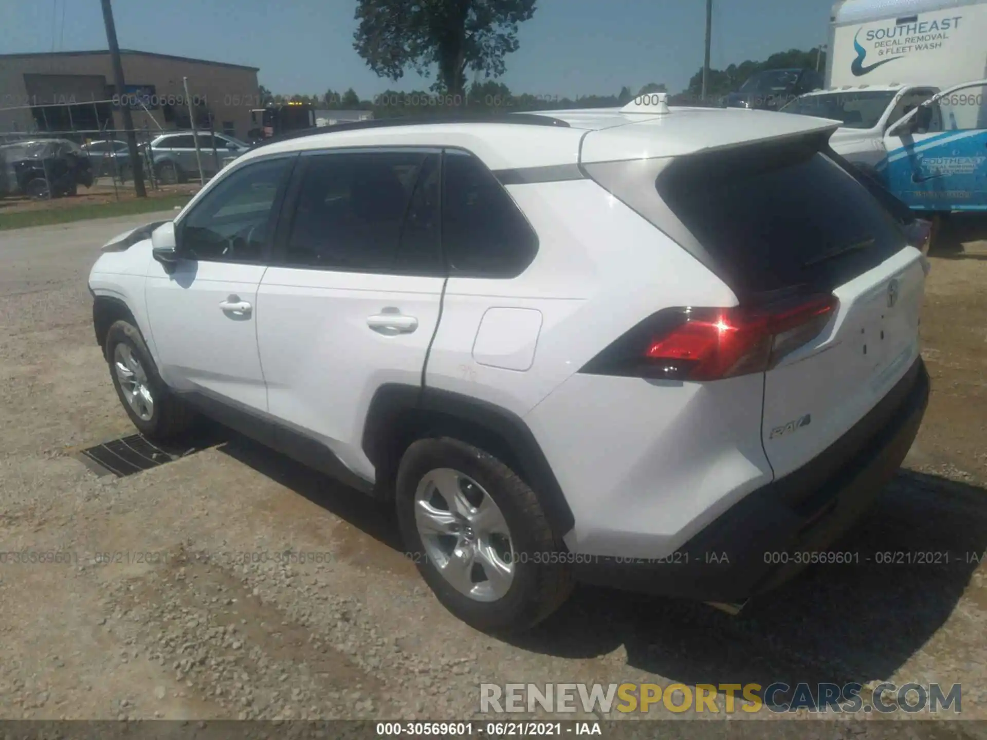 3 Photograph of a damaged car 2T3W1RFV4LC075493 TOYOTA RAV4 2020