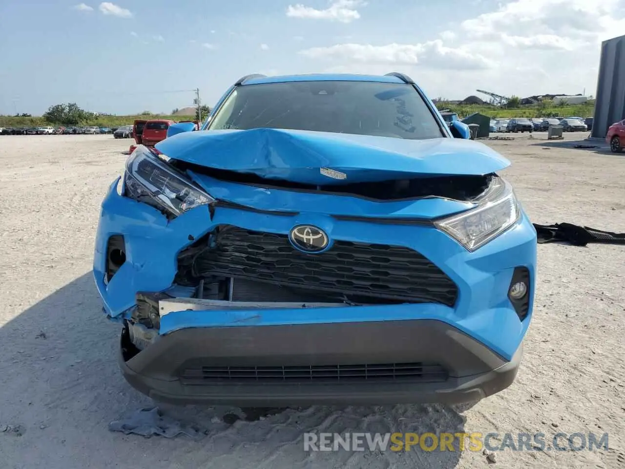 5 Photograph of a damaged car 2T3W1RFV4LC076398 TOYOTA RAV4 2020