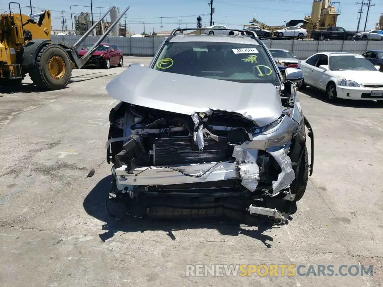 9 Photograph of a damaged car 2T3W1RFV4LC078975 TOYOTA RAV4 2020