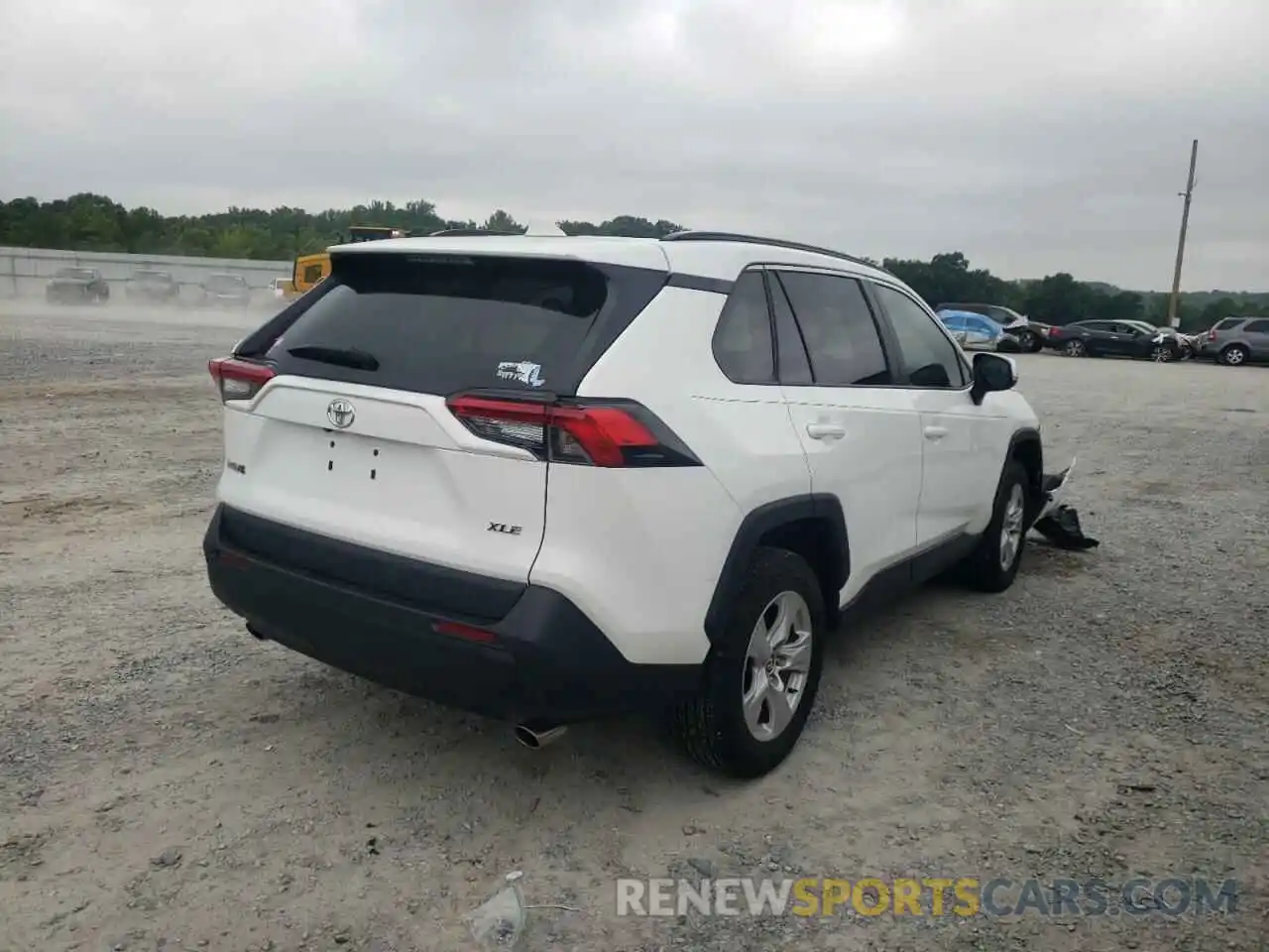 4 Photograph of a damaged car 2T3W1RFV4LC083285 TOYOTA RAV4 2020