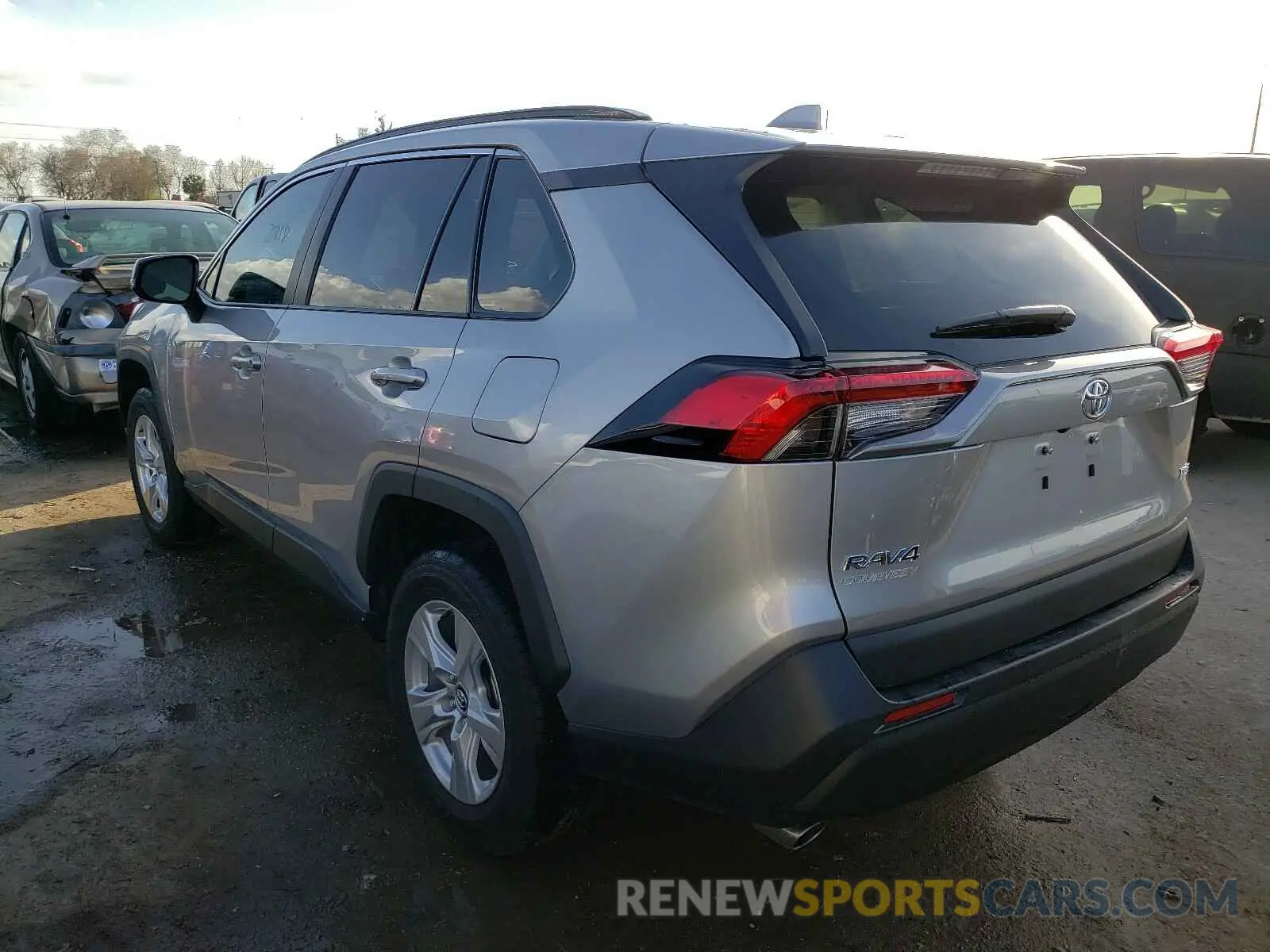 3 Photograph of a damaged car 2T3W1RFV4LC083576 TOYOTA RAV4 2020