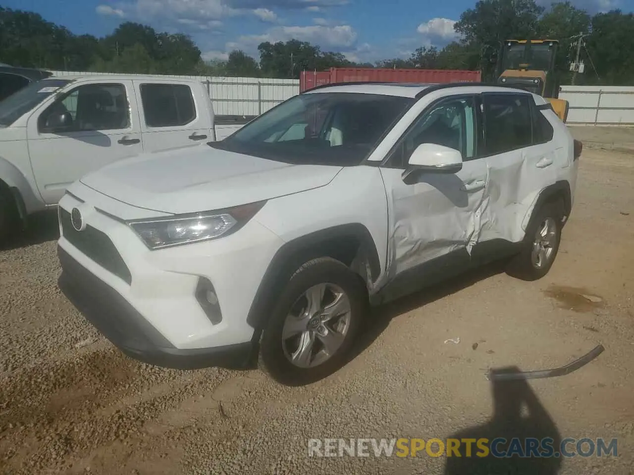1 Photograph of a damaged car 2T3W1RFV4LW066825 TOYOTA RAV4 2020