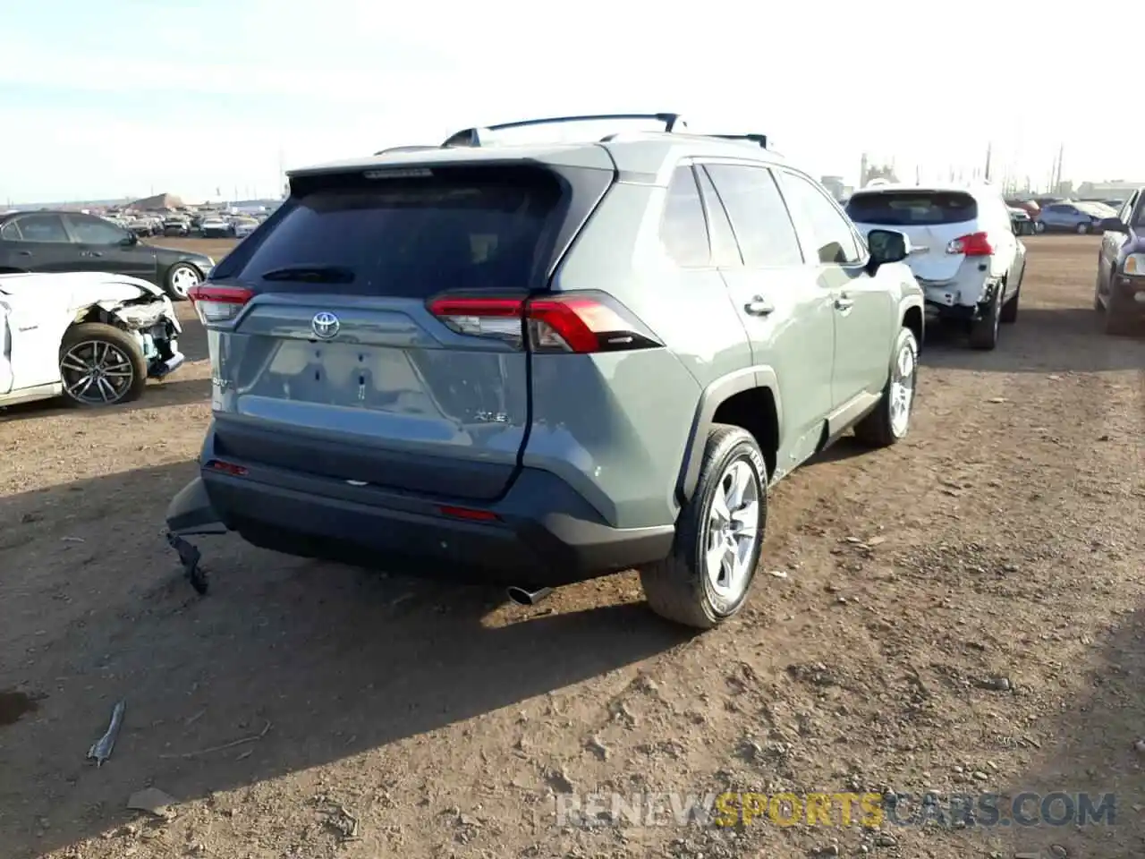 4 Photograph of a damaged car 2T3W1RFV4LW075511 TOYOTA RAV4 2020