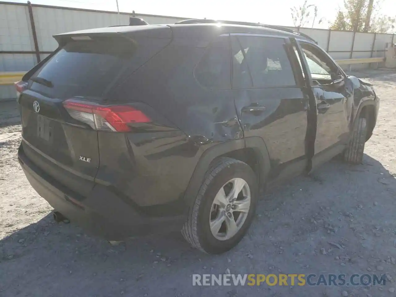 4 Photograph of a damaged car 2T3W1RFV4LW077078 TOYOTA RAV4 2020