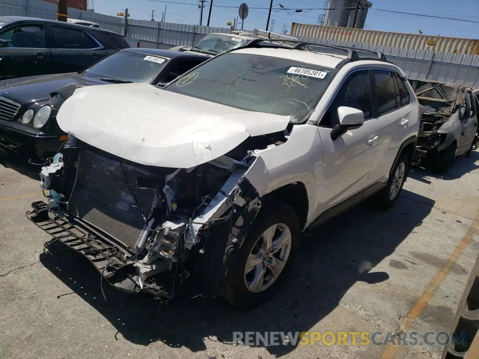 2 Photograph of a damaged car 2T3W1RFV4LW085634 TOYOTA RAV4 2020