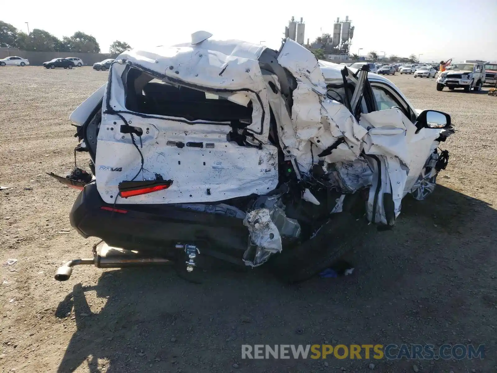 4 Photograph of a damaged car 2T3W1RFV4LW090378 TOYOTA RAV4 2020