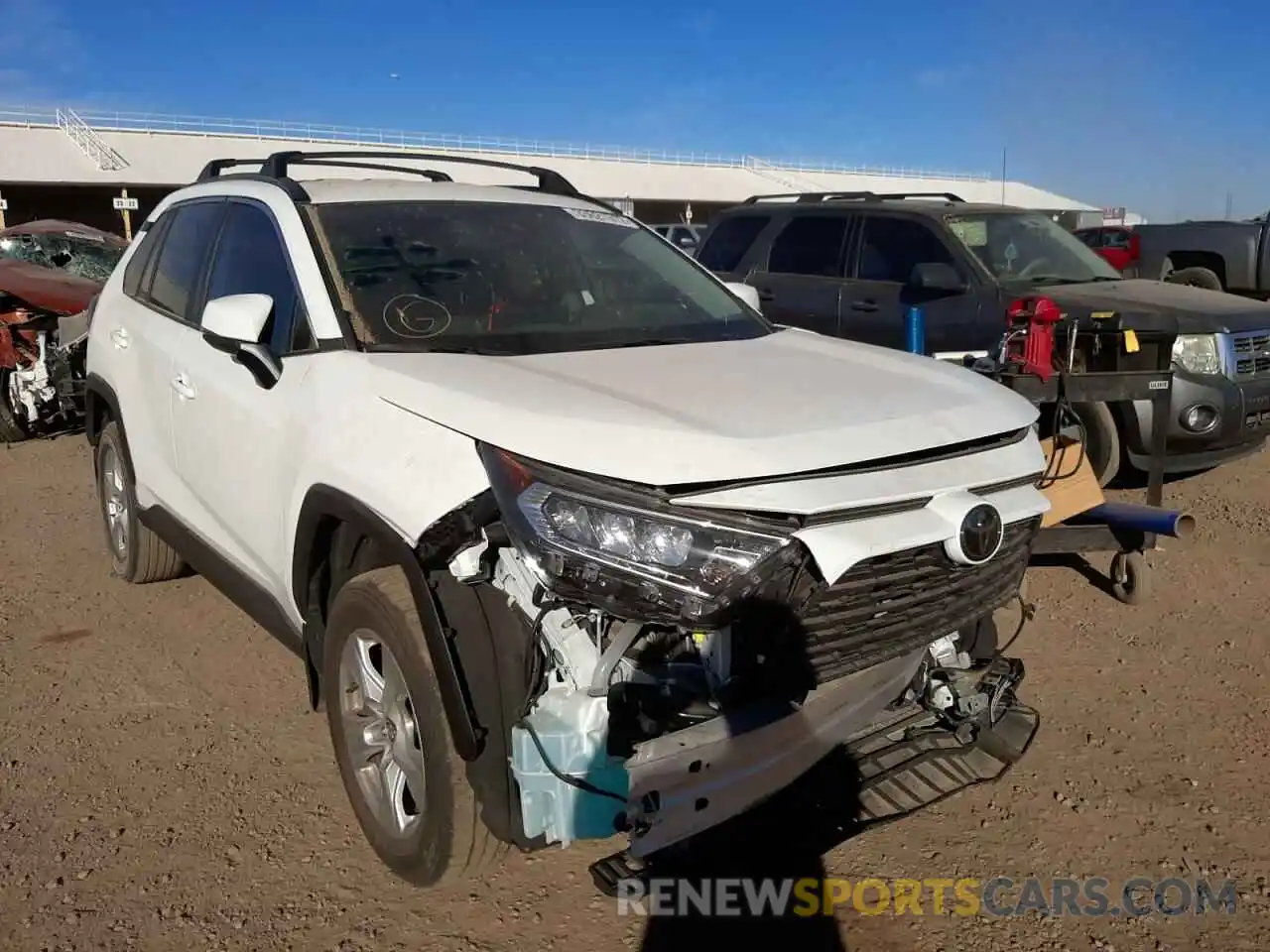 1 Photograph of a damaged car 2T3W1RFV4LW091076 TOYOTA RAV4 2020