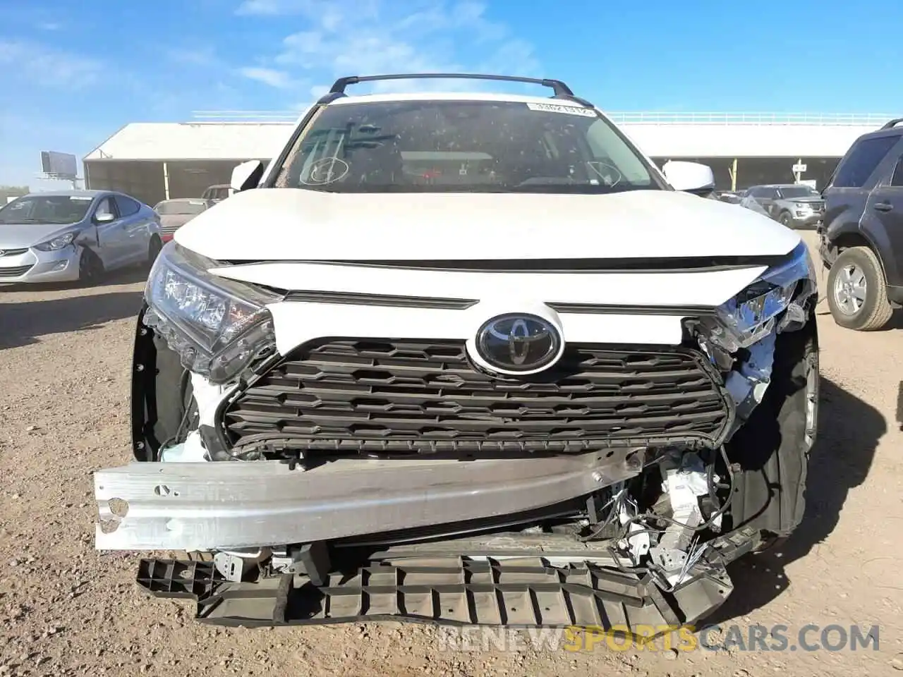 9 Photograph of a damaged car 2T3W1RFV4LW091076 TOYOTA RAV4 2020