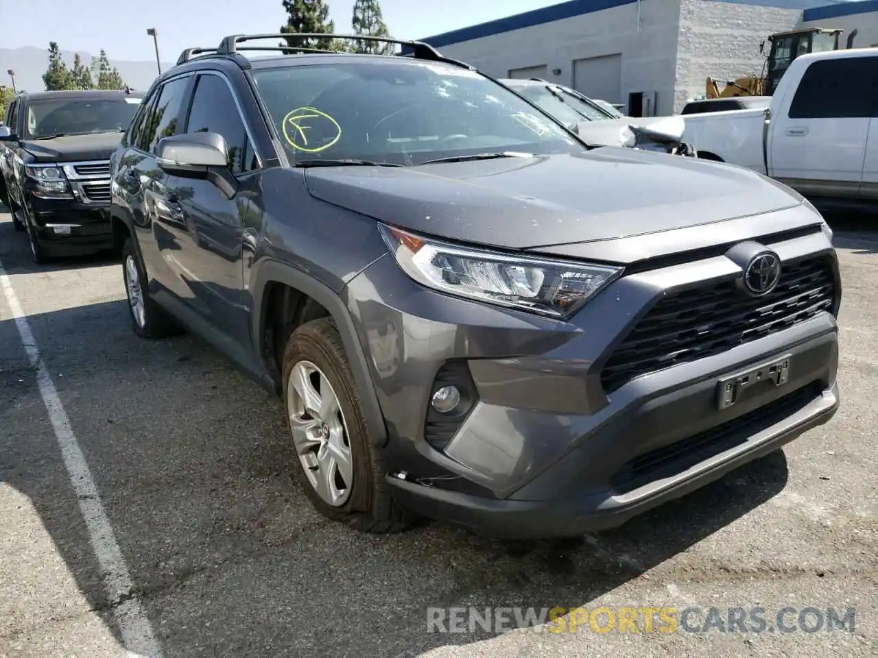 1 Photograph of a damaged car 2T3W1RFV4LW092034 TOYOTA RAV4 2020