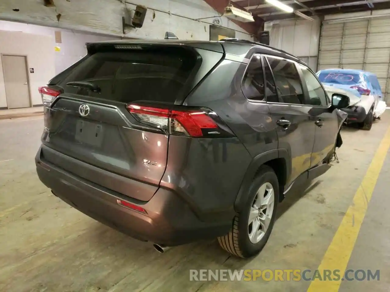 4 Photograph of a damaged car 2T3W1RFV5LC036363 TOYOTA RAV4 2020