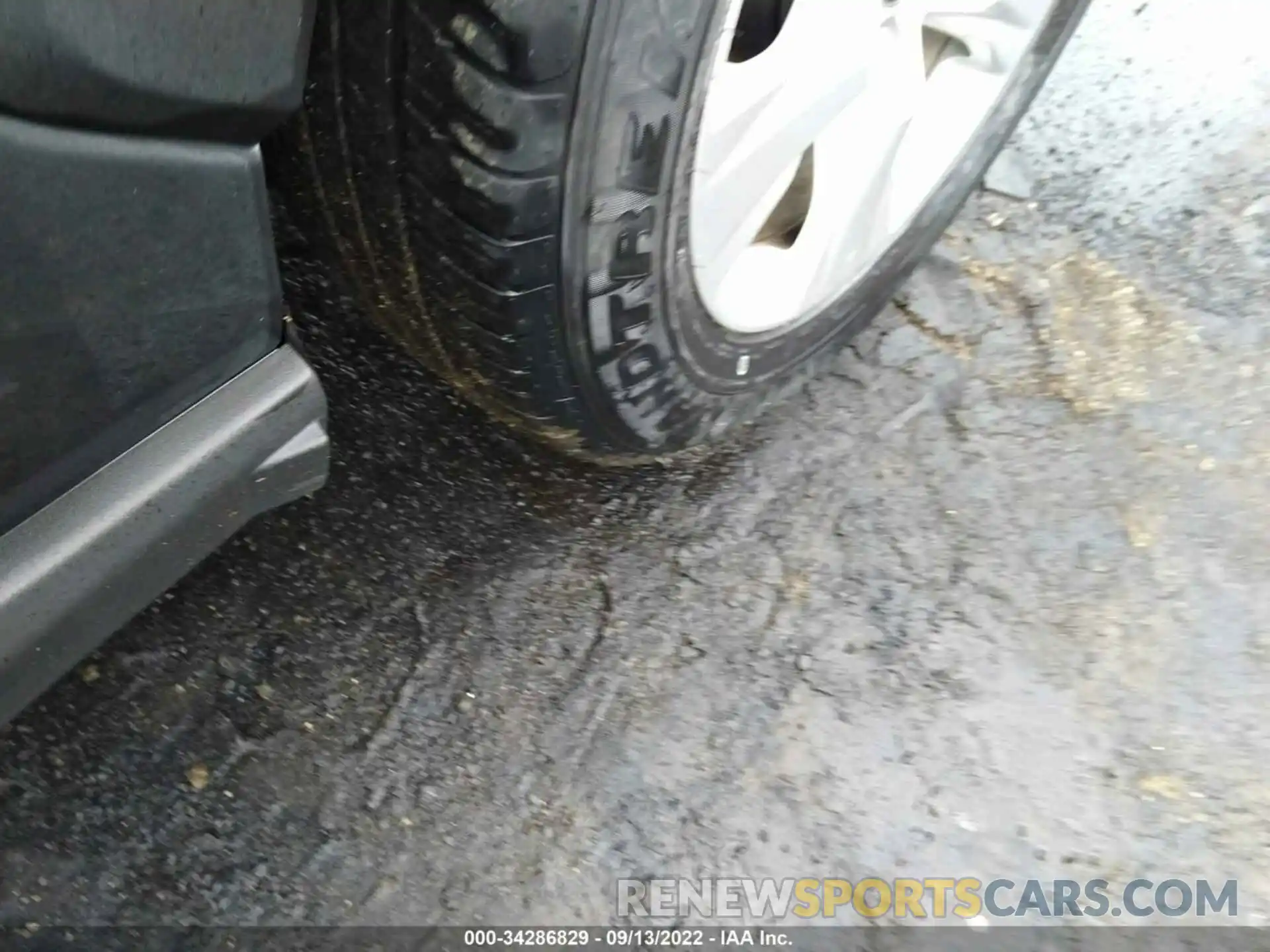 13 Photograph of a damaged car 2T3W1RFV5LC045287 TOYOTA RAV4 2020