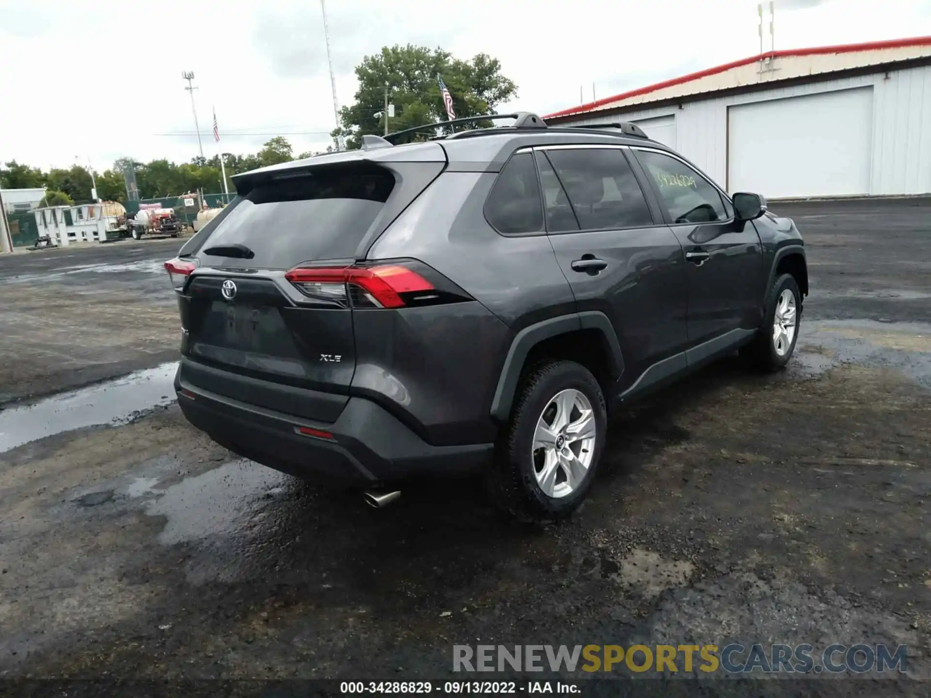 4 Photograph of a damaged car 2T3W1RFV5LC045287 TOYOTA RAV4 2020