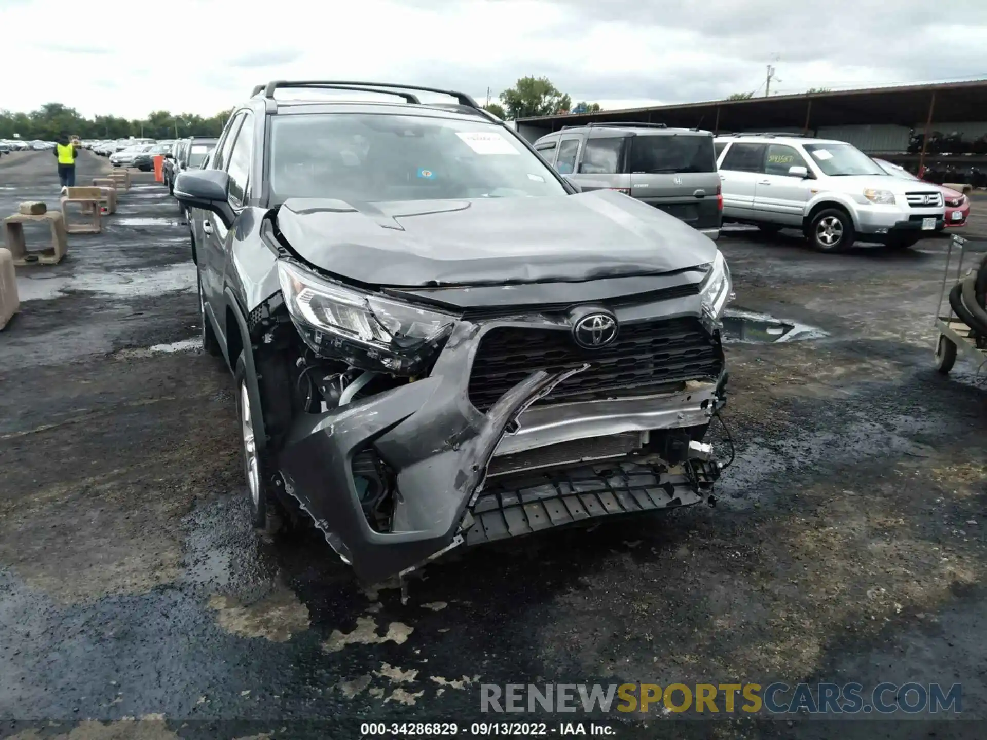 6 Photograph of a damaged car 2T3W1RFV5LC045287 TOYOTA RAV4 2020