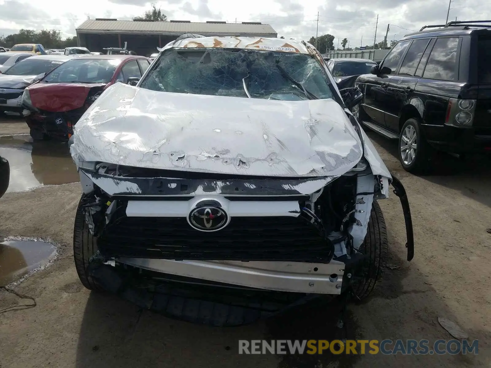 9 Photograph of a damaged car 2T3W1RFV5LC054636 TOYOTA RAV4 2020