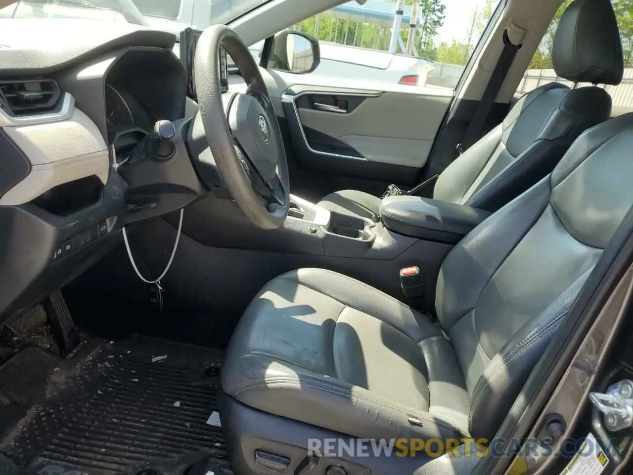 7 Photograph of a damaged car 2T3W1RFV5LC054877 TOYOTA RAV4 2020