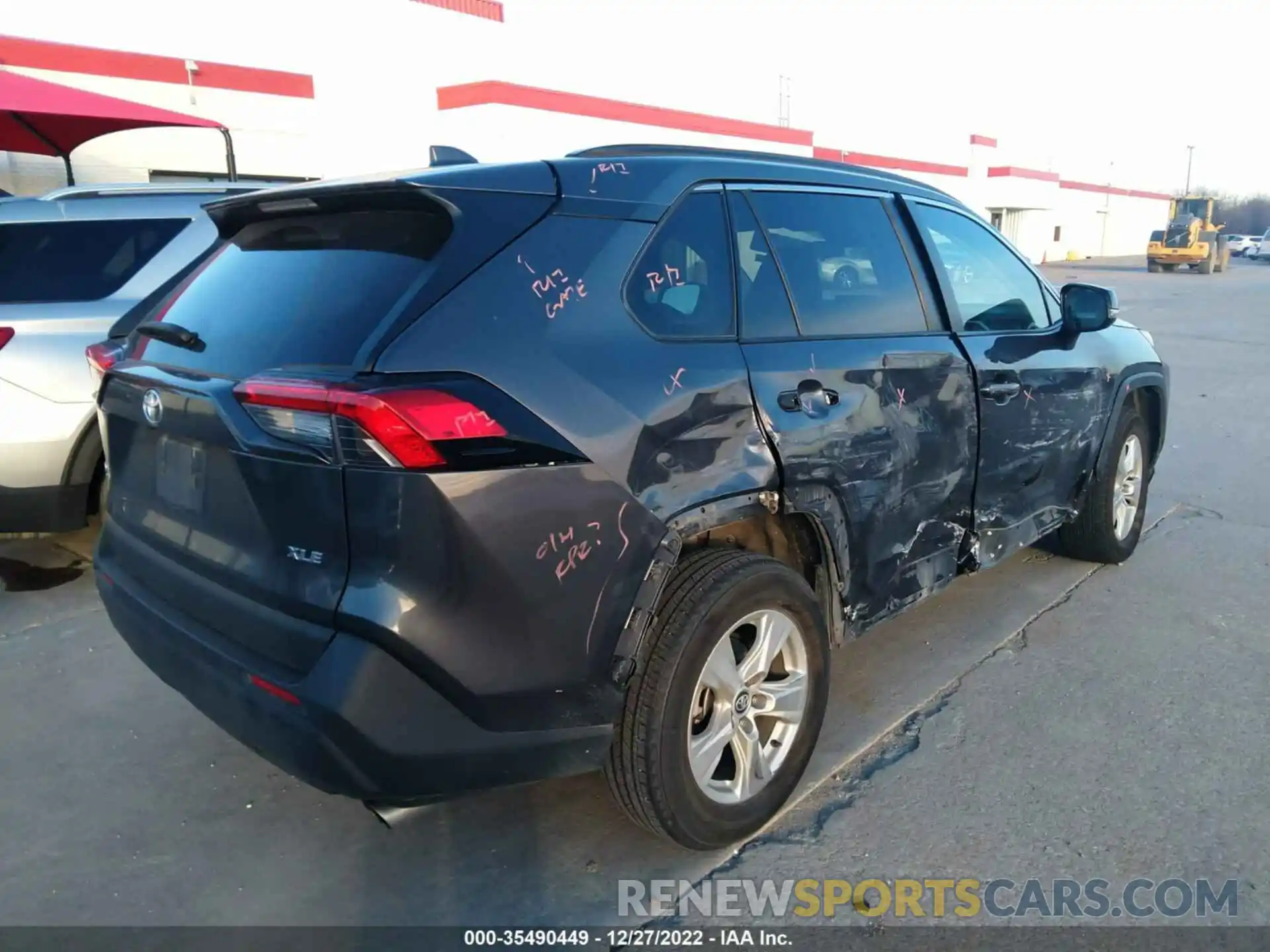 4 Photograph of a damaged car 2T3W1RFV5LC058119 TOYOTA RAV4 2020