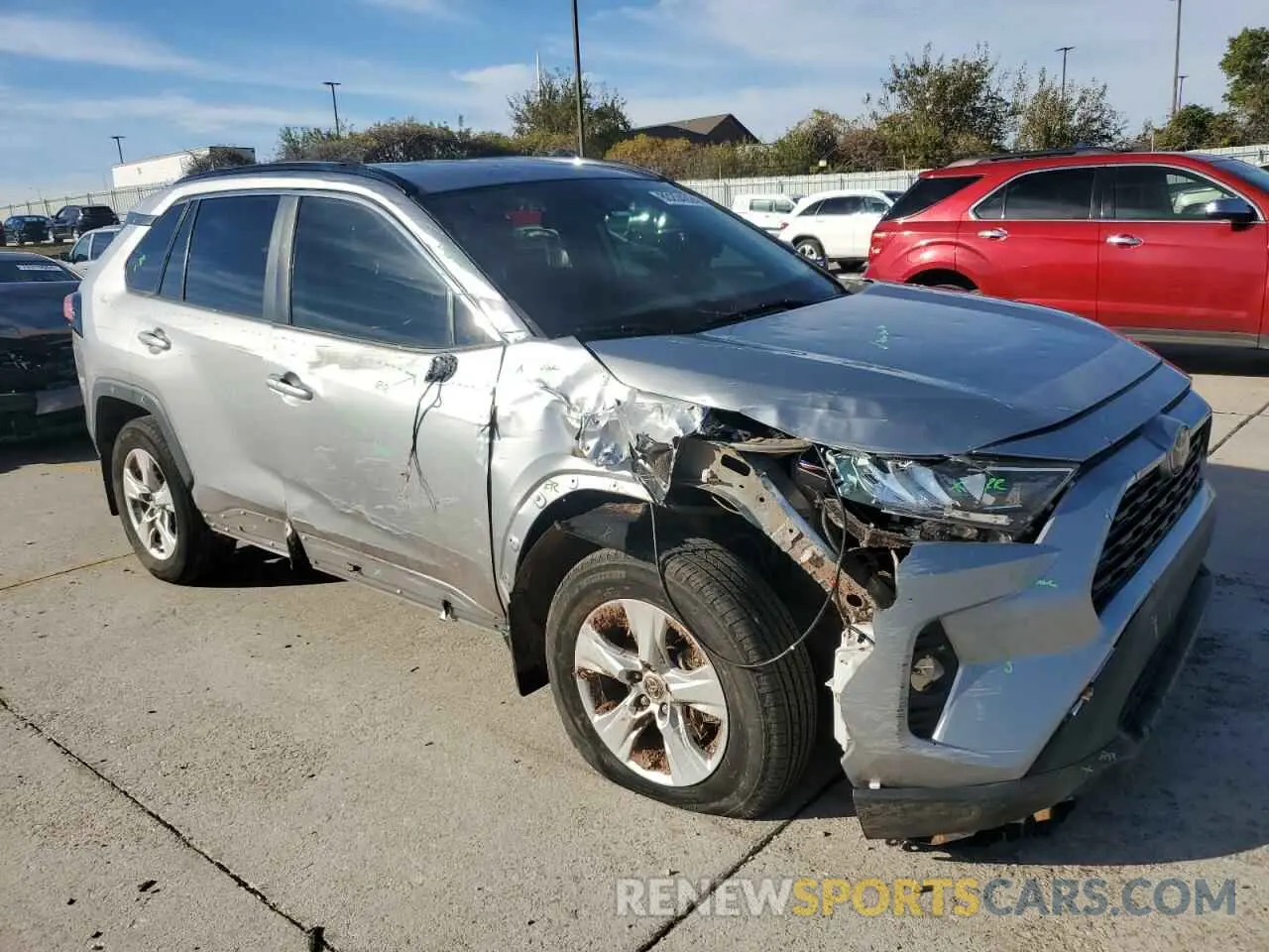 4 Photograph of a damaged car 2T3W1RFV5LC060050 TOYOTA RAV4 2020