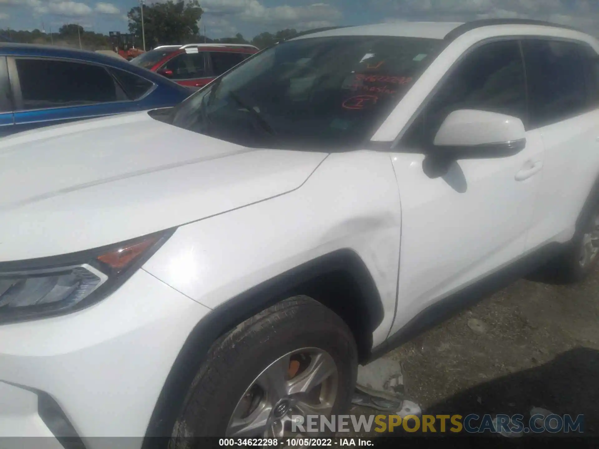 6 Photograph of a damaged car 2T3W1RFV5LC060436 TOYOTA RAV4 2020