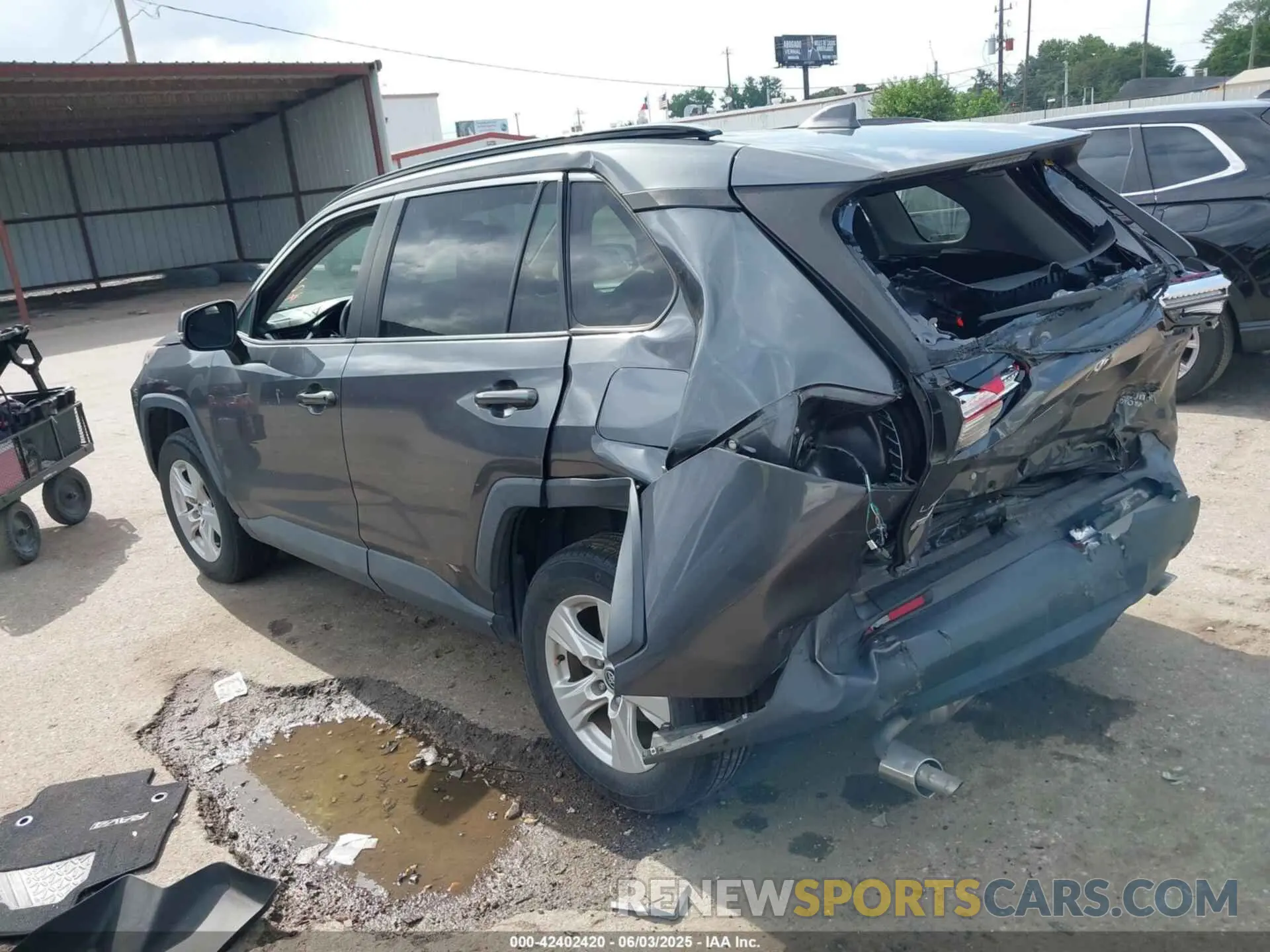 3 Photograph of a damaged car 2T3W1RFV5LC061473 TOYOTA RAV4 2020