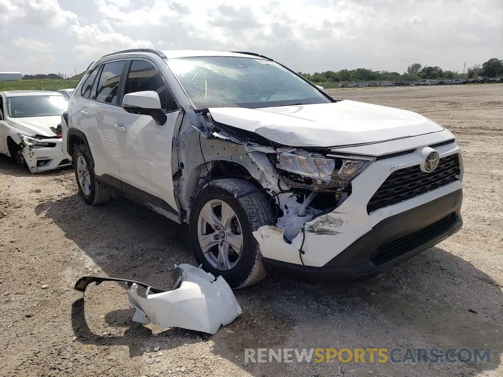 1 Photograph of a damaged car 2T3W1RFV5LC065278 TOYOTA RAV4 2020