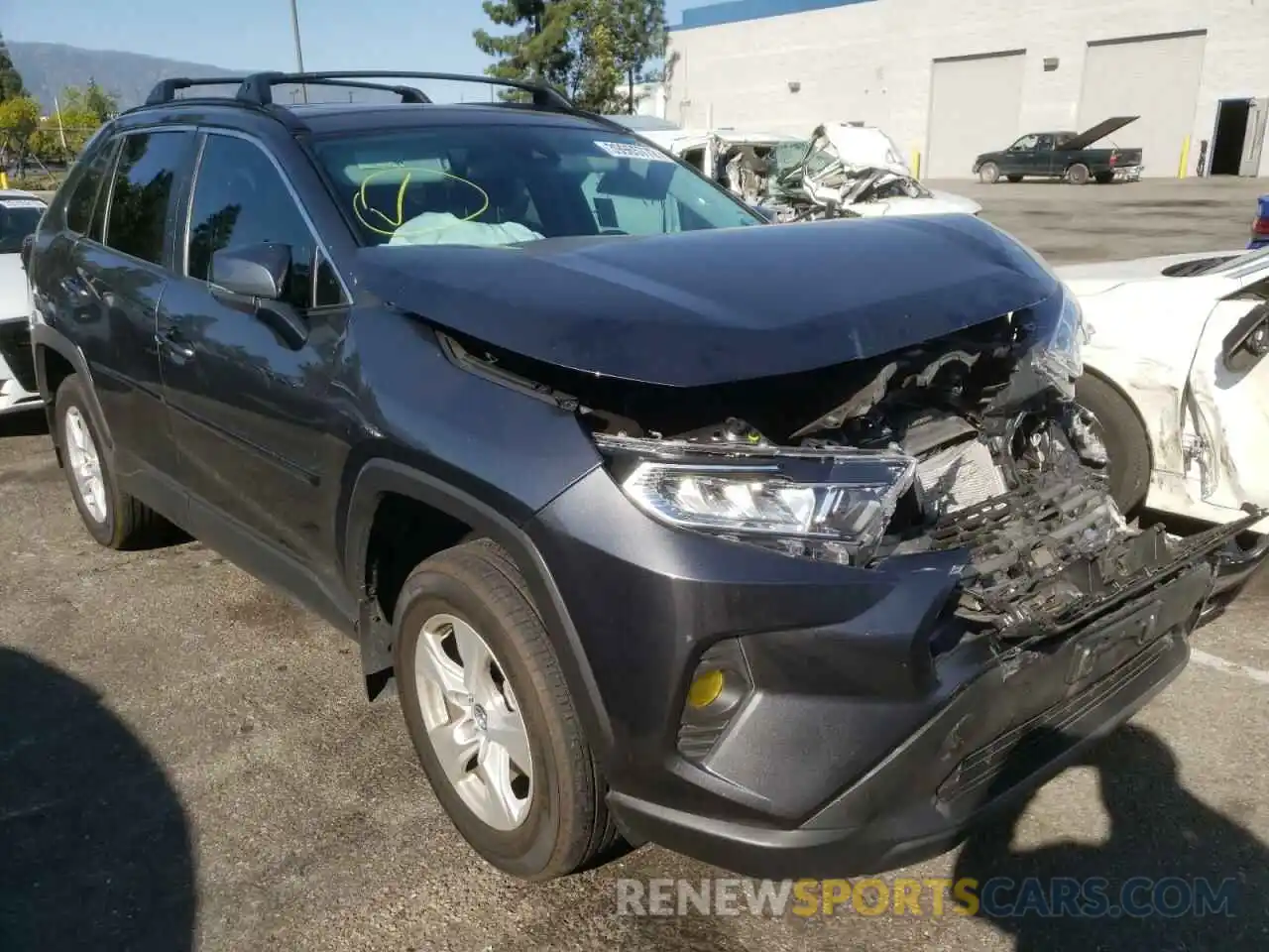 1 Photograph of a damaged car 2T3W1RFV5LC072568 TOYOTA RAV4 2020