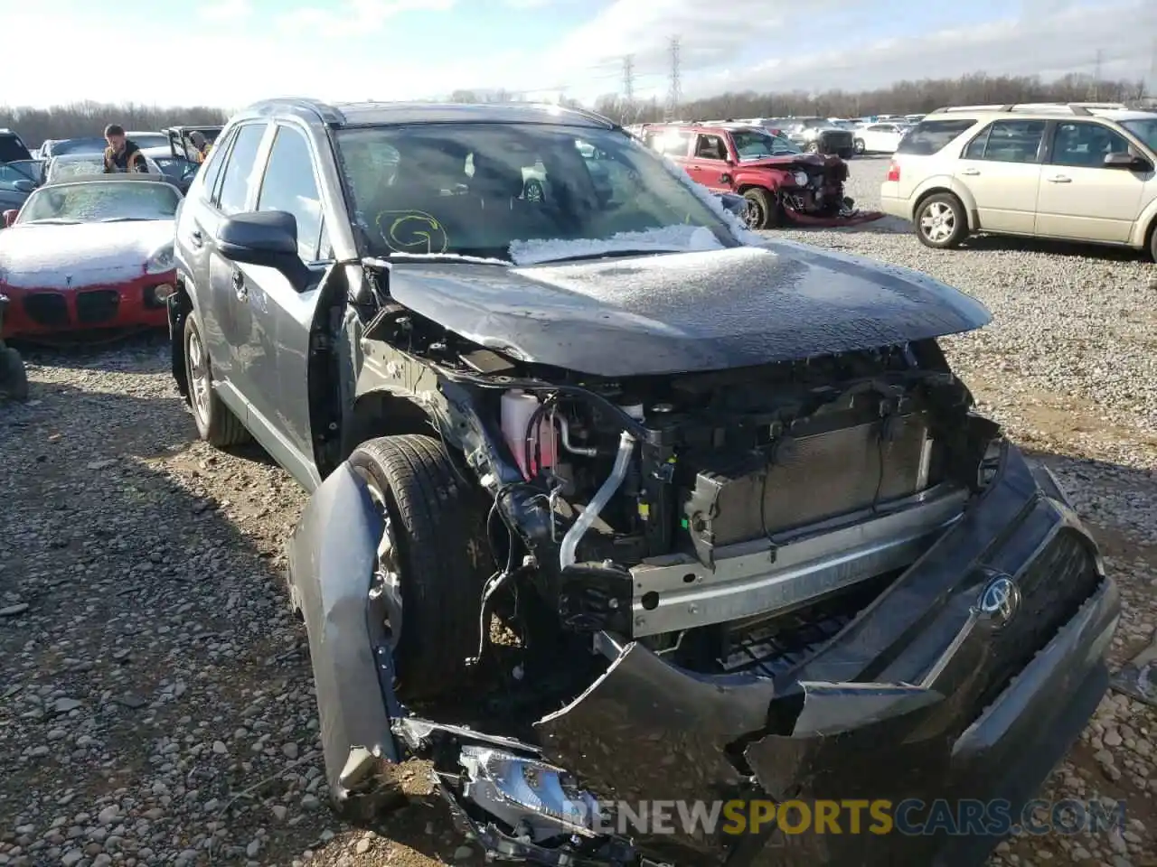 9 Photograph of a damaged car 2T3W1RFV5LC073462 TOYOTA RAV4 2020