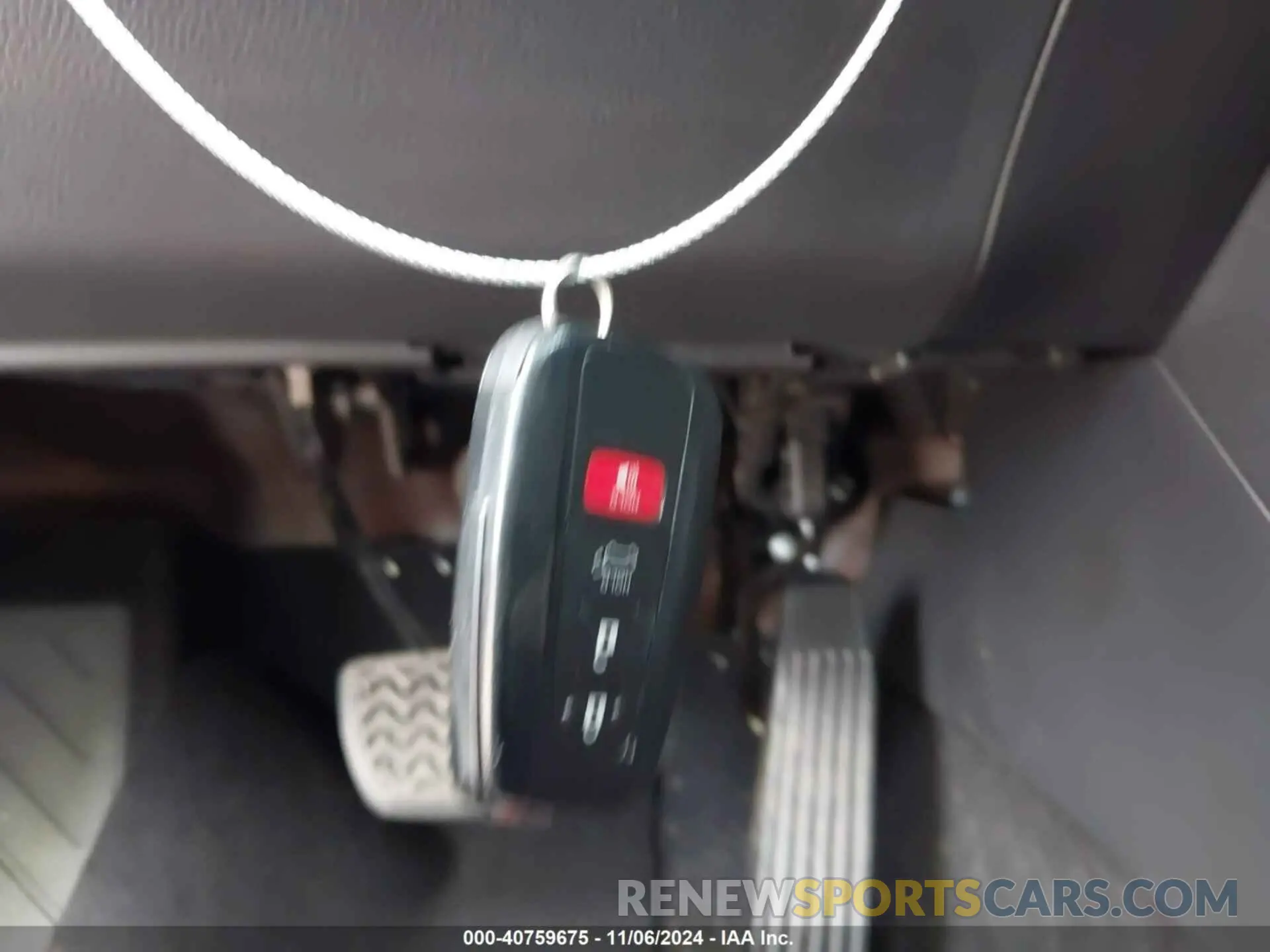 11 Photograph of a damaged car 2T3W1RFV5LC076698 TOYOTA RAV4 2020
